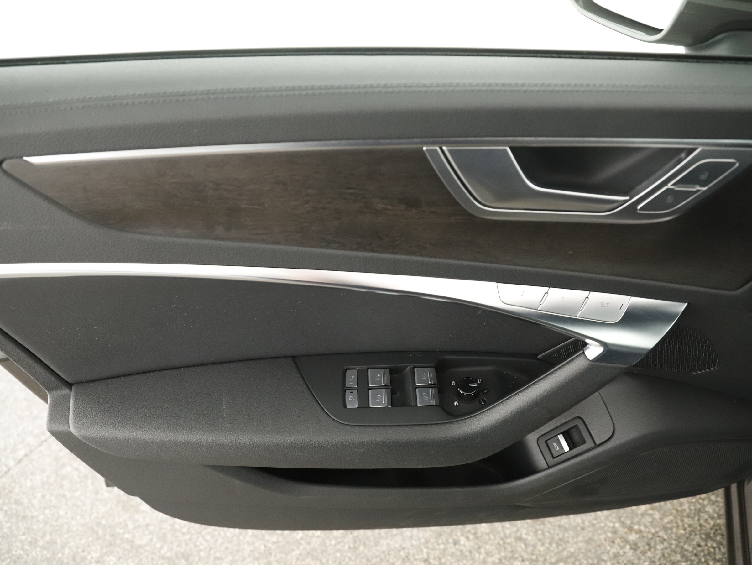 Audi A6 Avant 40 2.0 TDI quattro design | Bild 10 von 28