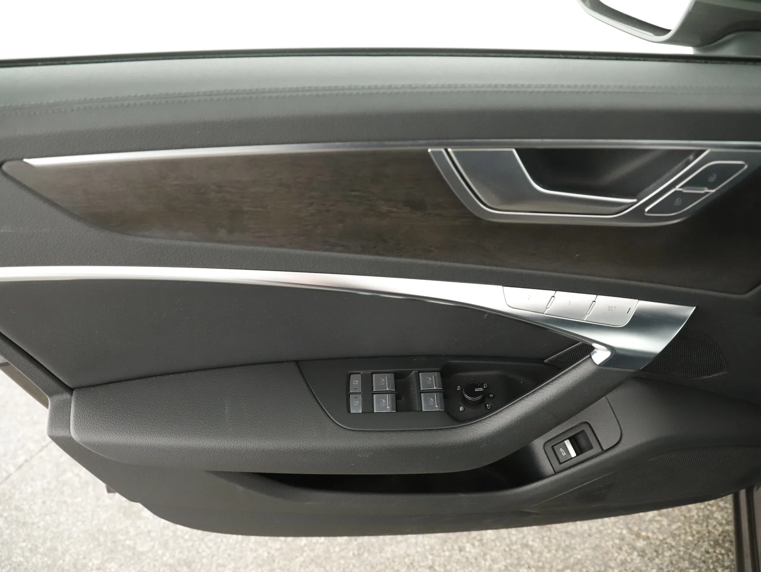 Audi A6 Avant 40 2.0 TDI quattro design | Bild 10 von 28