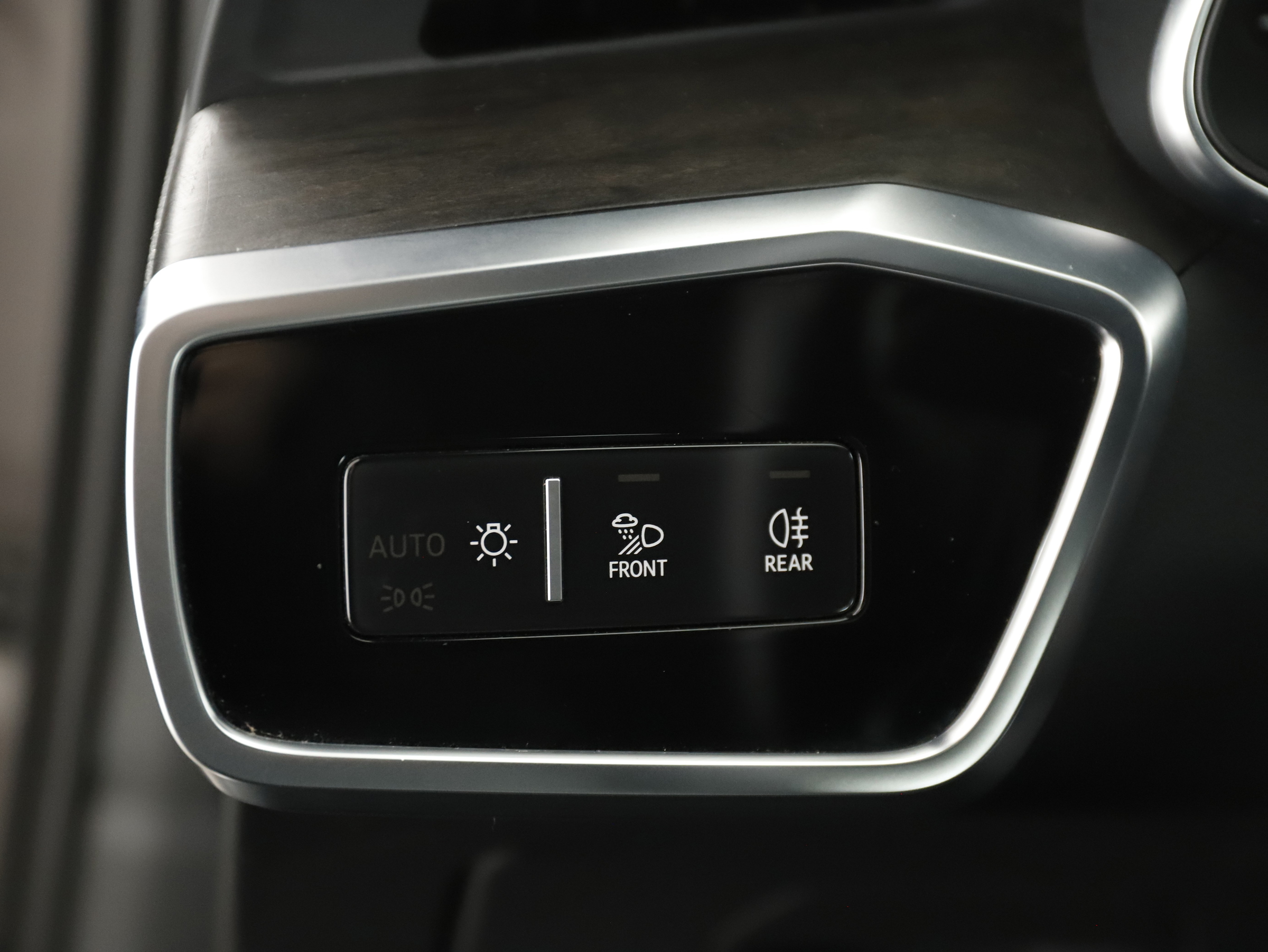 Audi A6 Avant 40 2.0 TDI quattro design | Bild 12 von 28