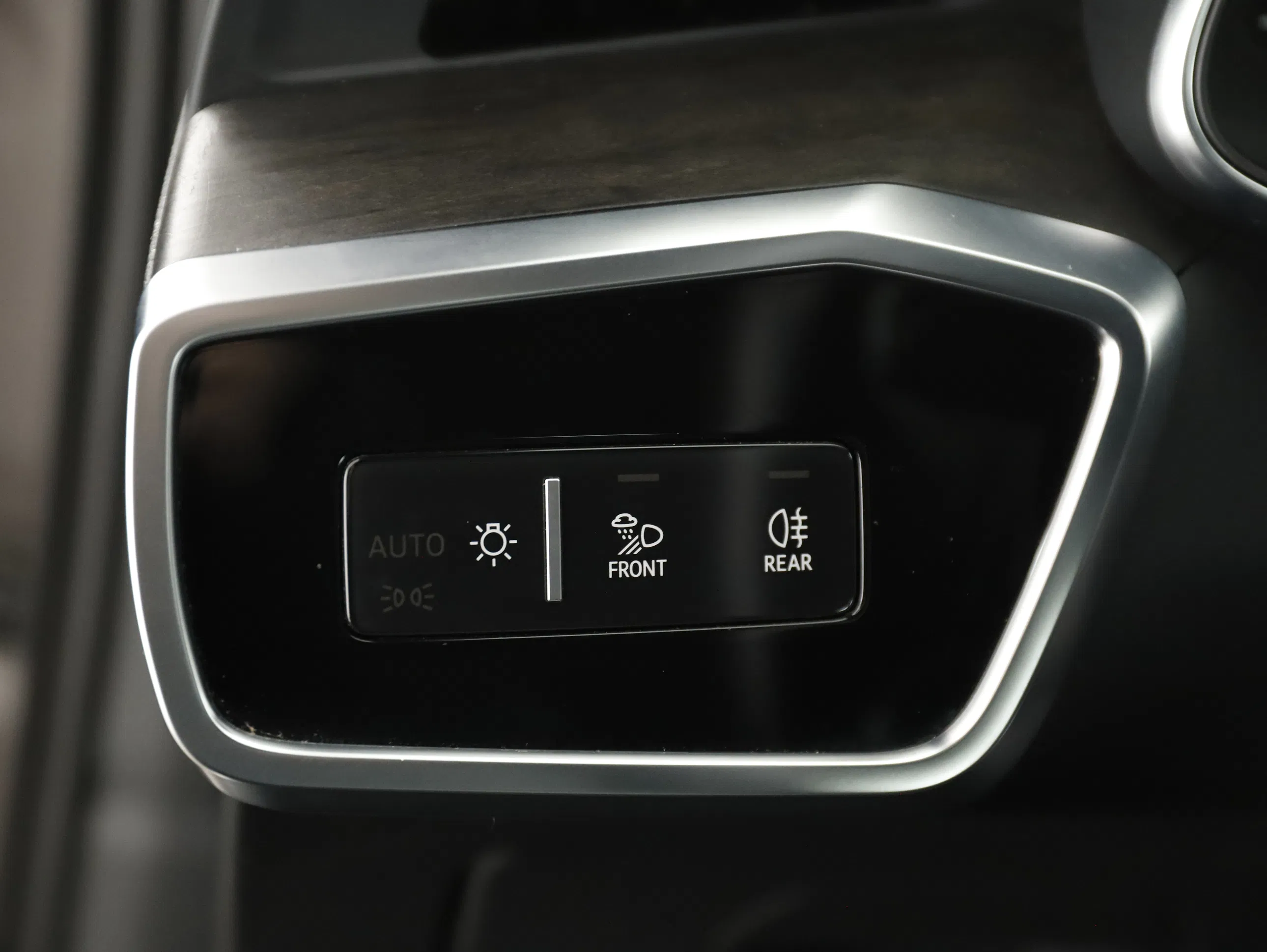 Audi A6 Avant 40 2.0 TDI quattro design | Bild 12 von 28