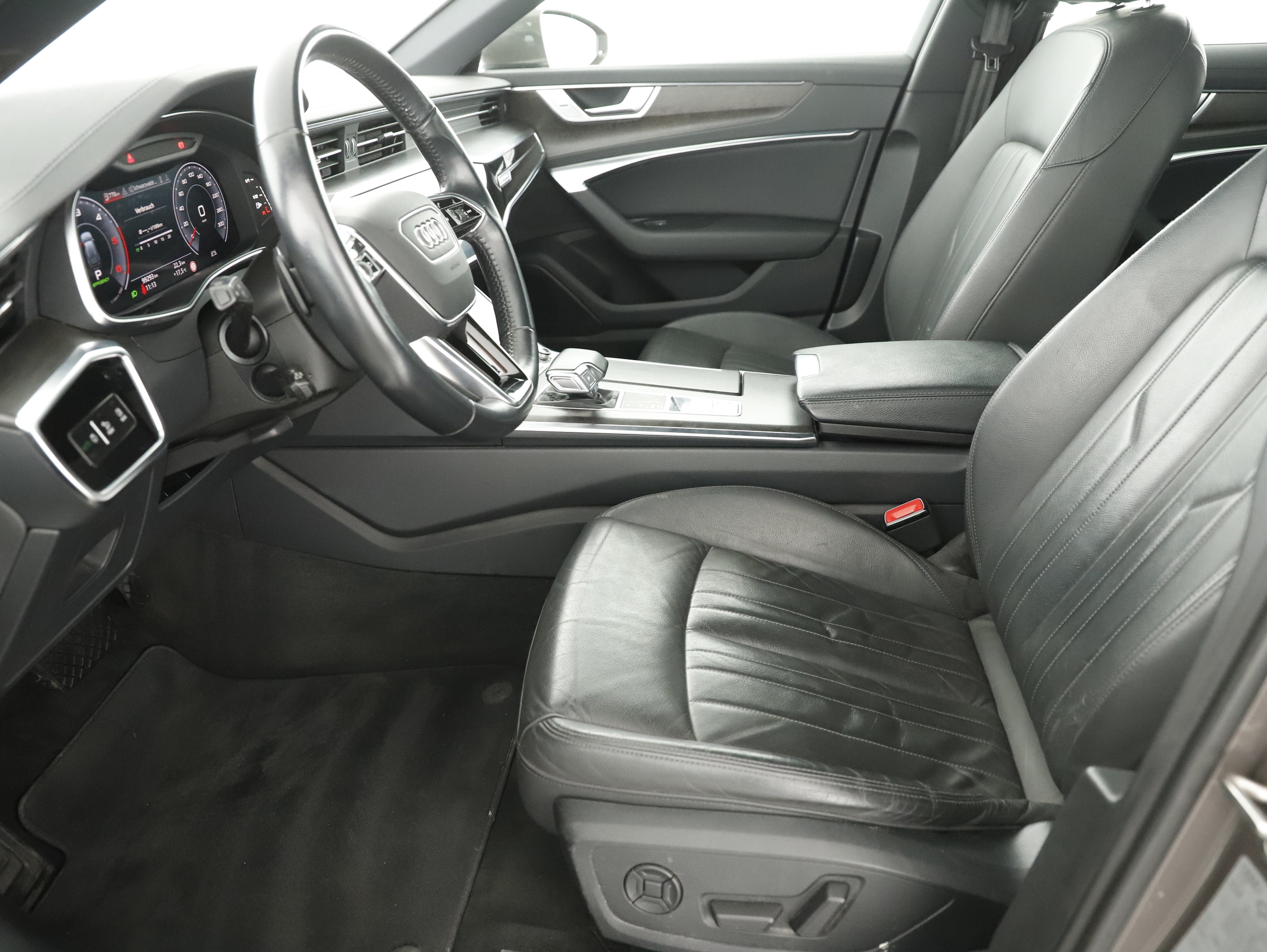 Audi A6 Avant 40 2.0 TDI quattro design | Bild 13 von 28