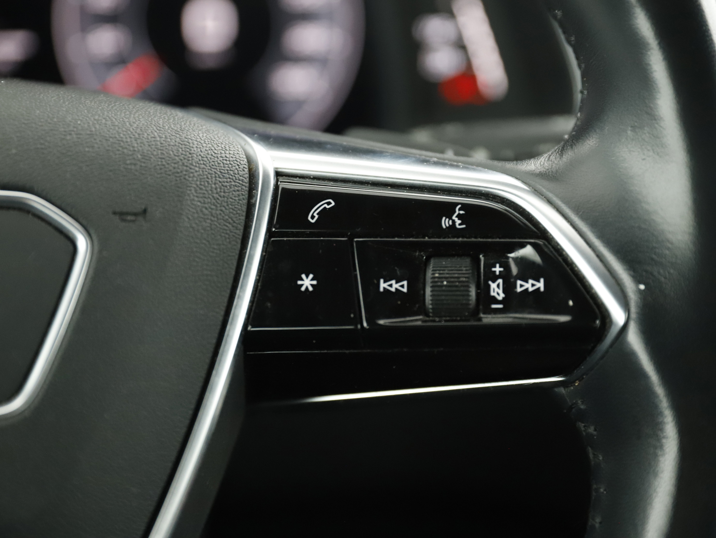 Audi A6 Avant 40 2.0 TDI quattro design | Bild 18 von 28