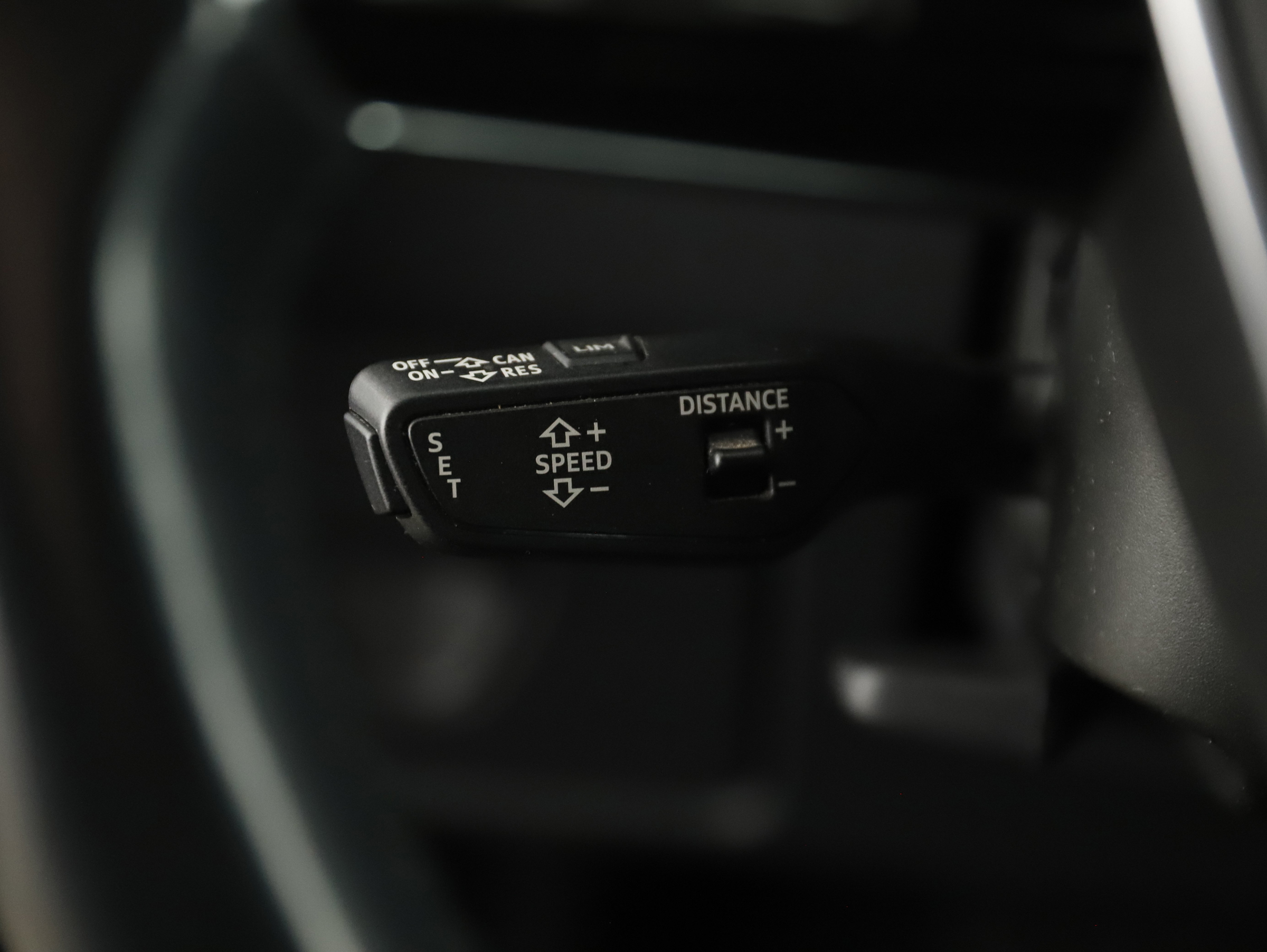 Audi A6 Avant 40 2.0 TDI quattro design | Bild 19 von 28