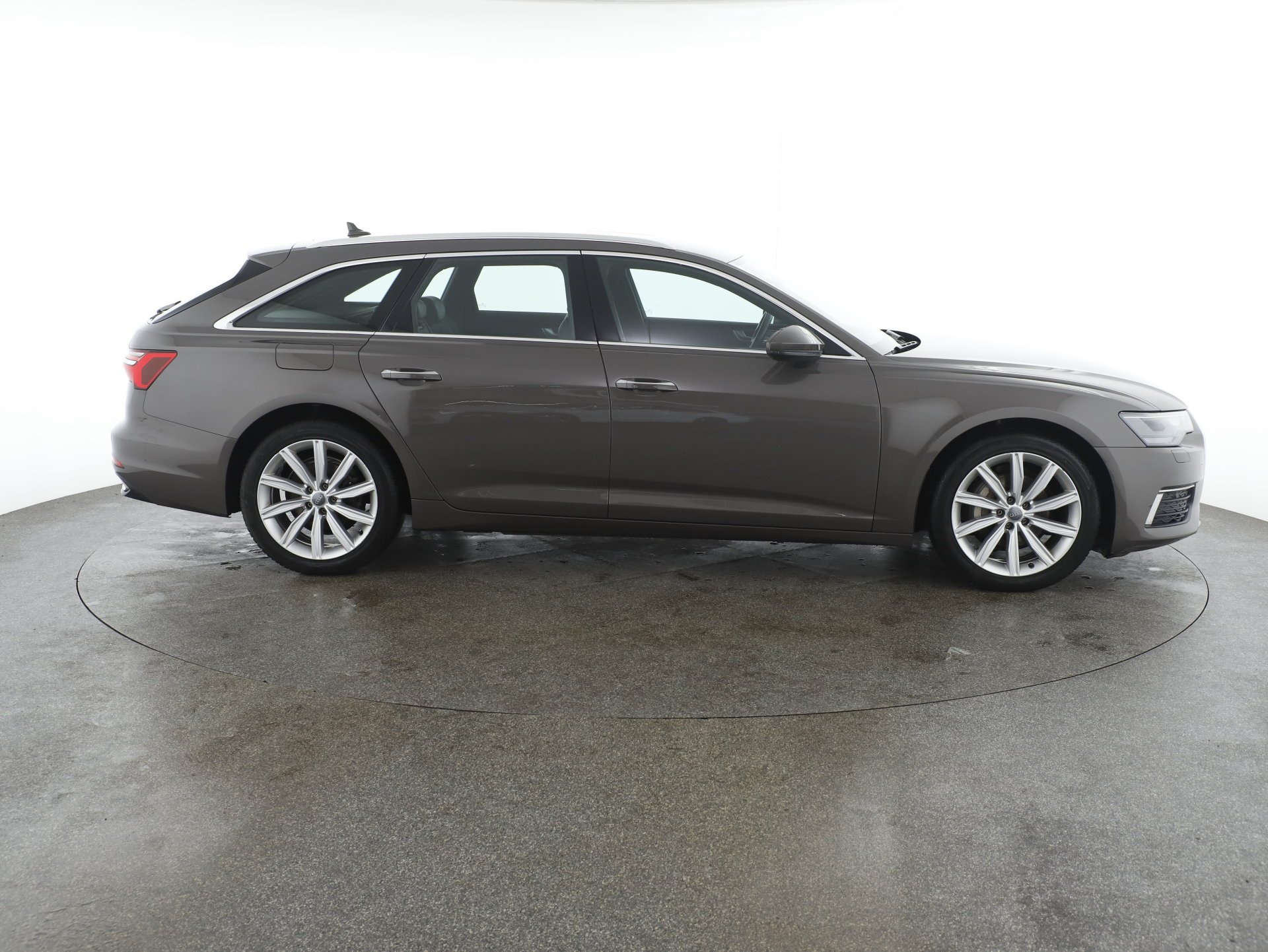 Audi A6 Avant 40 2.0 TDI quattro design | Bild 4 von 28