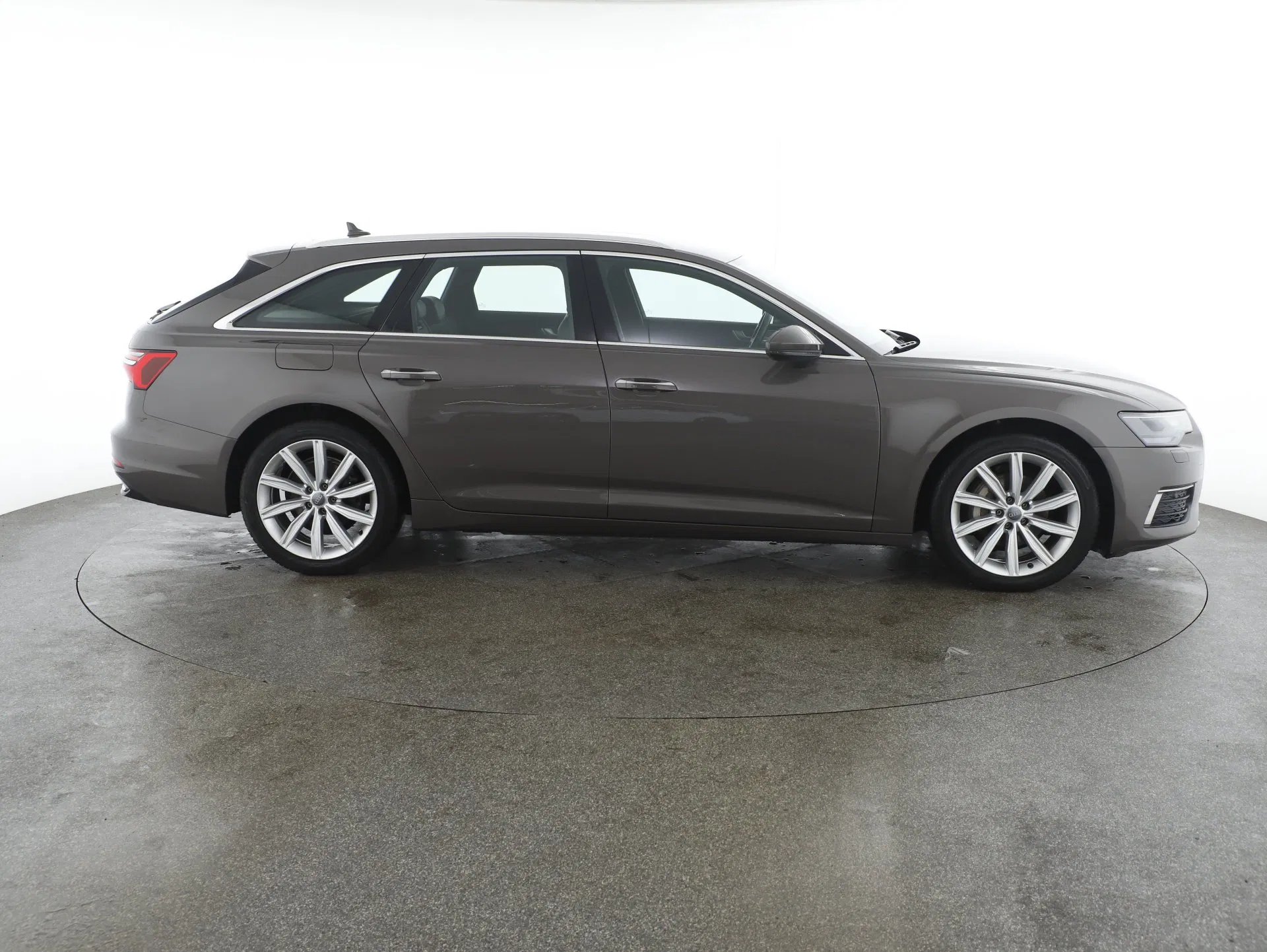 Audi A6 Avant 40 2.0 TDI quattro design | Bild 4 von 28