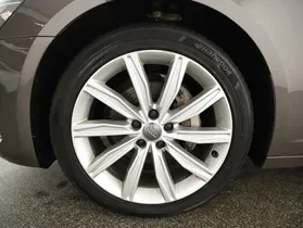 Audi A6 Avant 40 2.0 TDI quattro design | Thumbnail 9 von 28