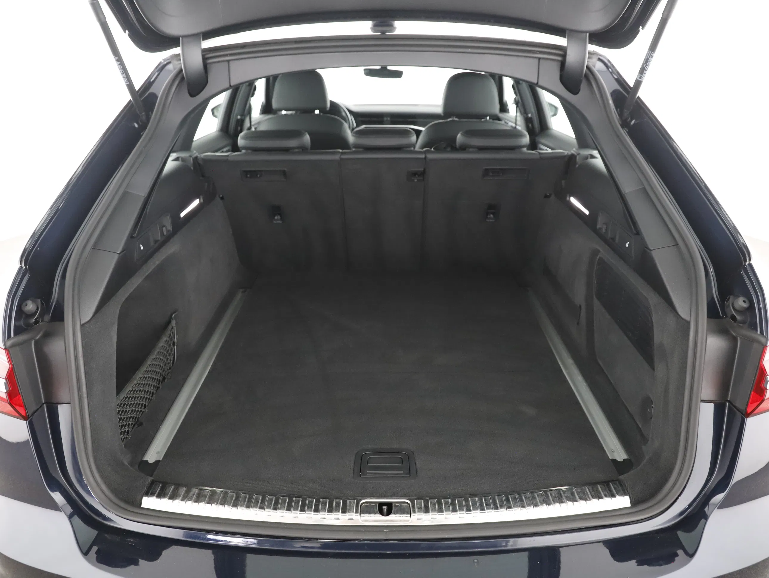 Audi A6 Avant 40 2.0 TDI quattro design | Bild 21 von 26