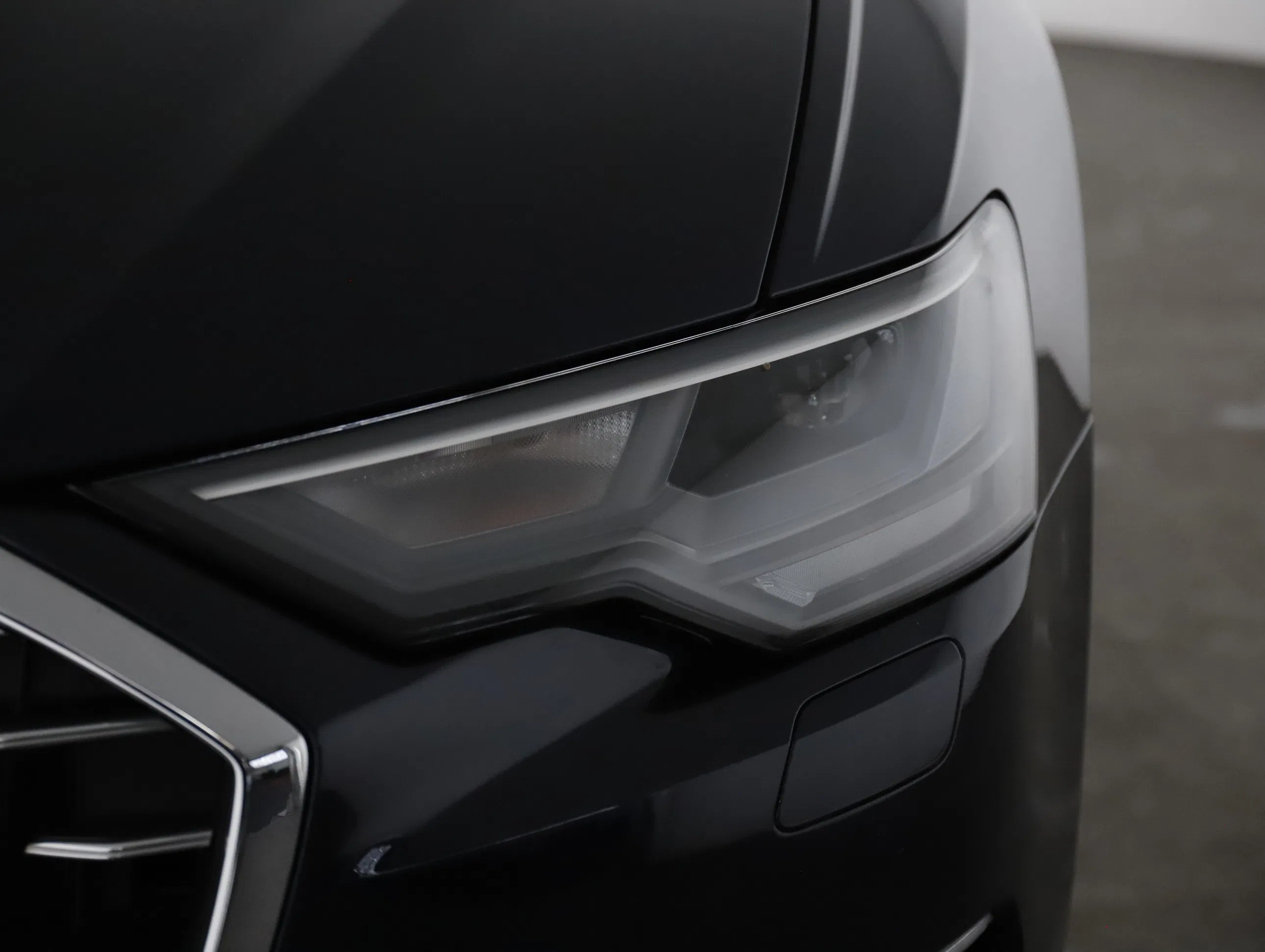 Audi A6 Avant 40 2.0 TDI quattro design | Bild 23 von 26