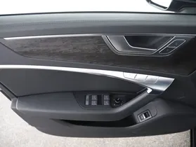 Audi A6 Avant 40 2.0 TDI quattro design | Thumbnail 5 von 26