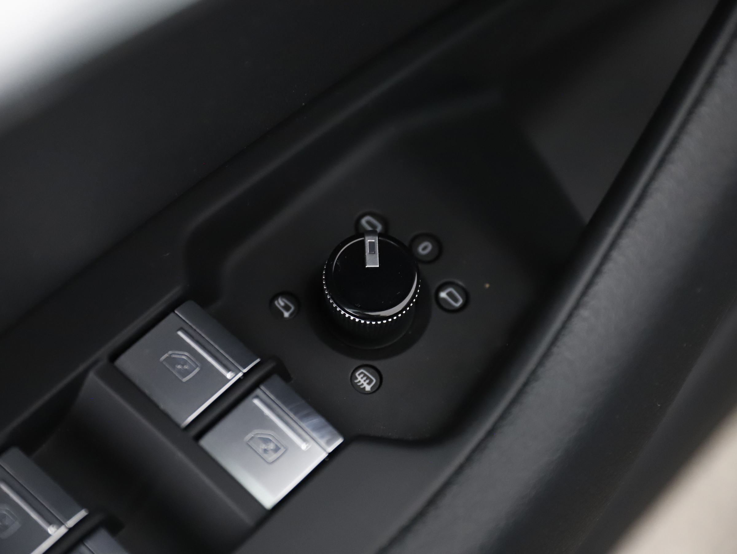 Audi A6 Avant 40 2.0 TDI quattro design | Bild 6 von 26