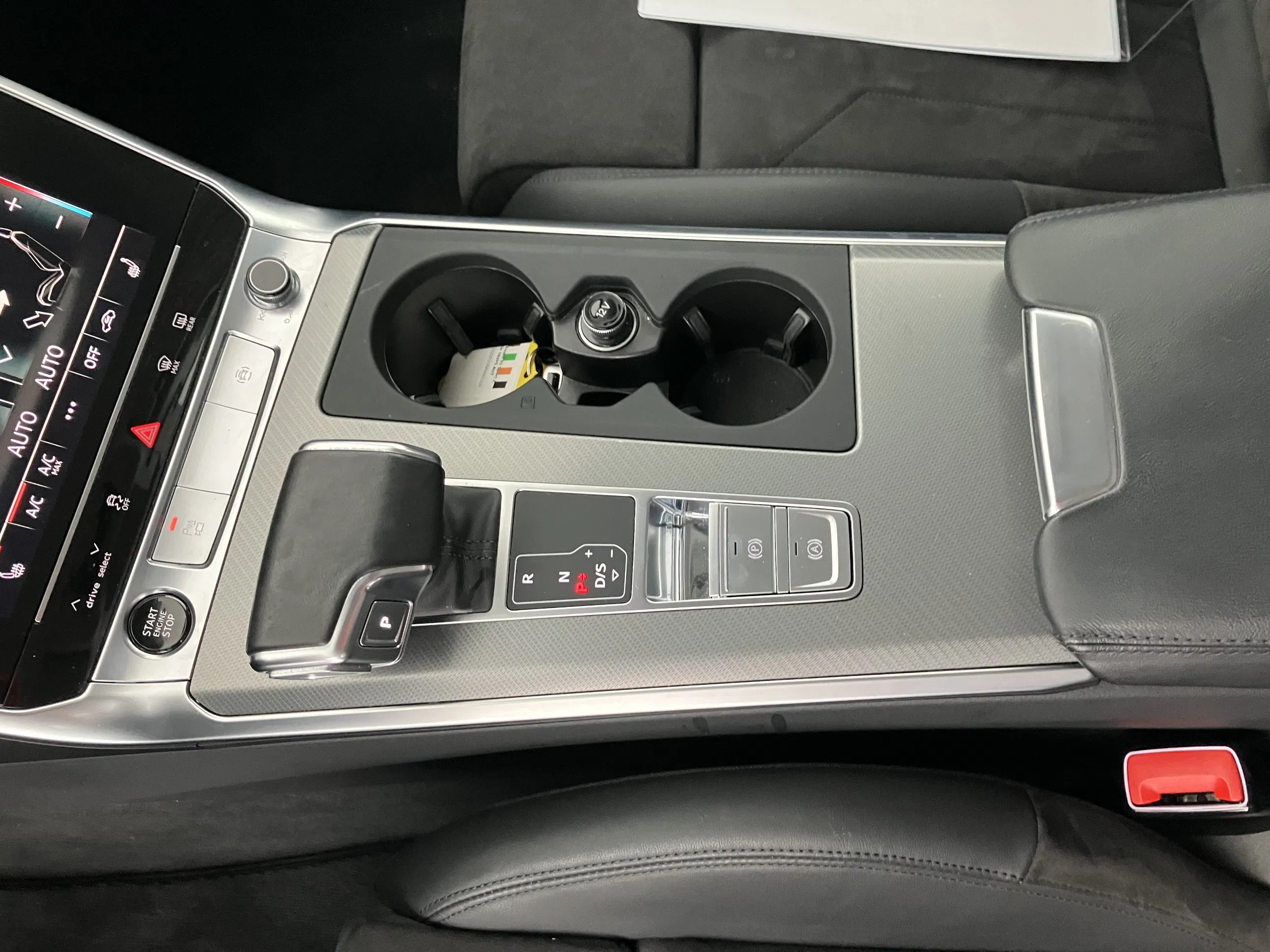 Audi A6 Avant 35 2.0 TDI sport | Bild 14 von 25