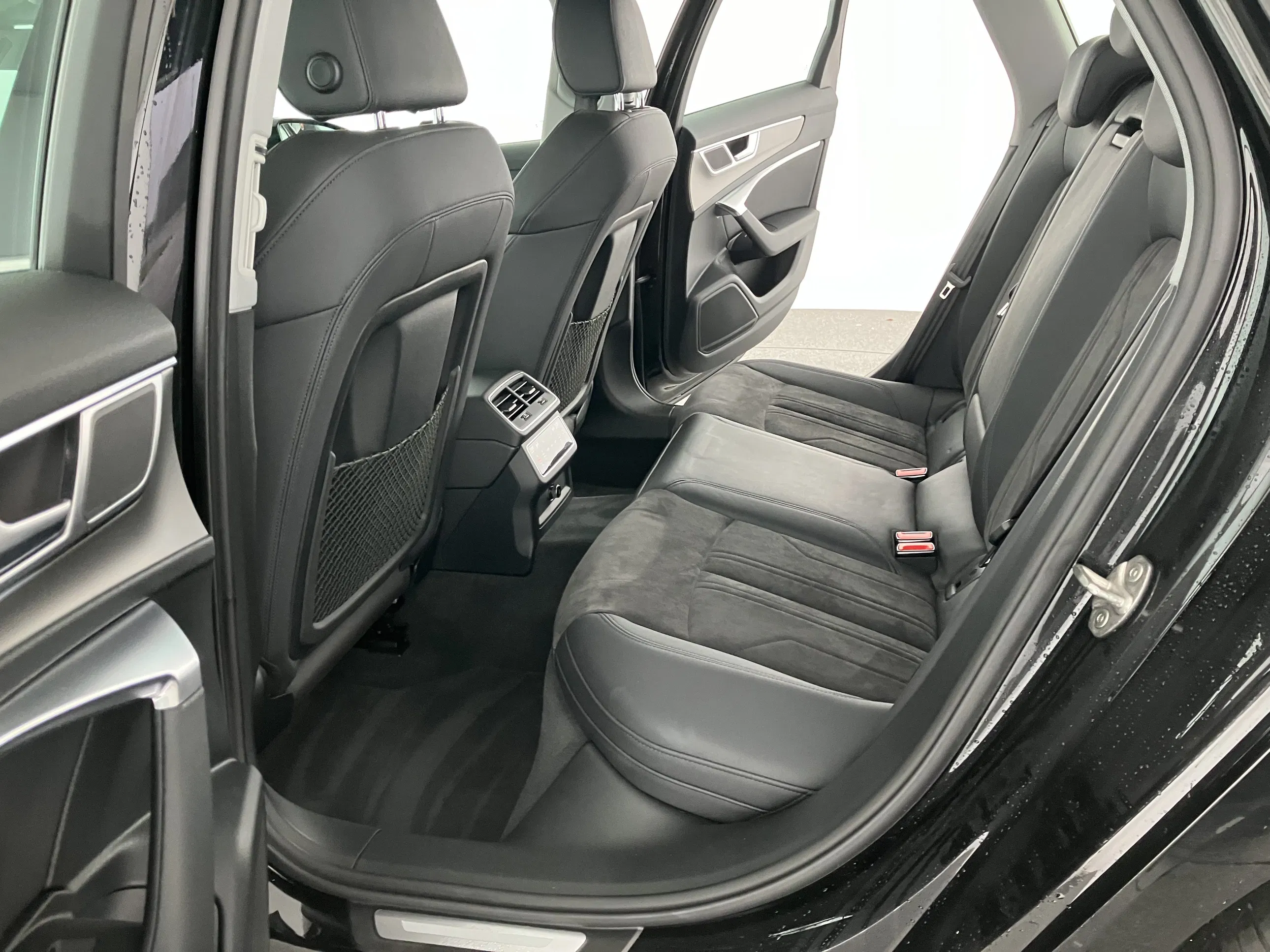 Audi A6 Avant 35 2.0 TDI sport | Bild 22 von 25