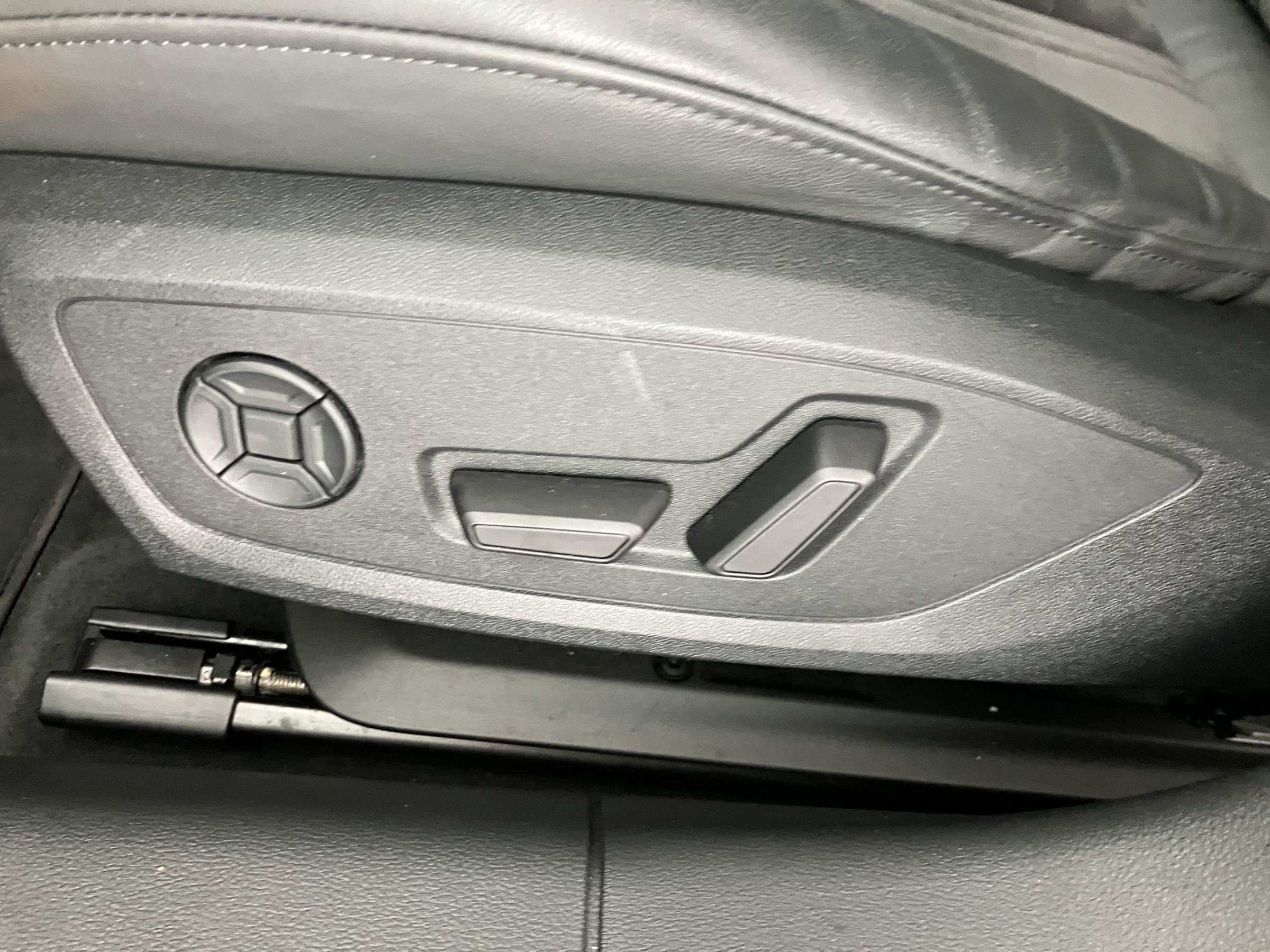 Audi A6 Avant 35 2.0 TDI sport | Bild 7 von 25