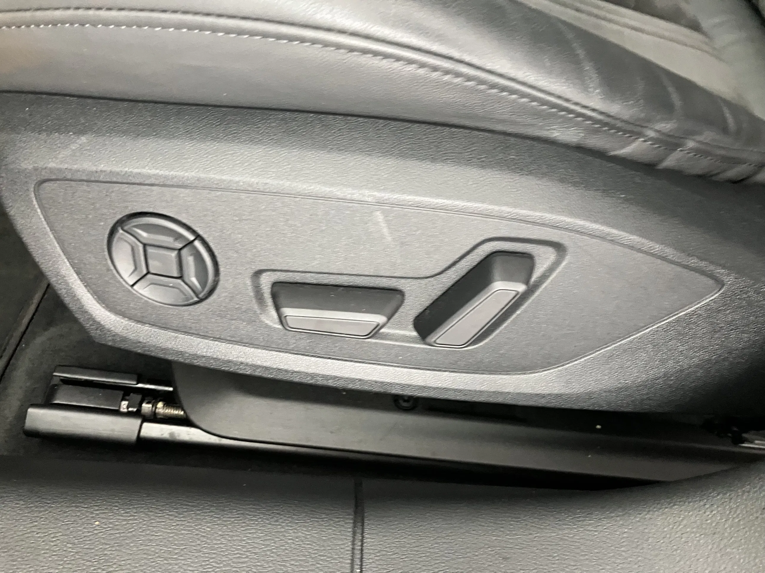 Audi A6 Avant 35 2.0 TDI sport | Bild 7 von 25