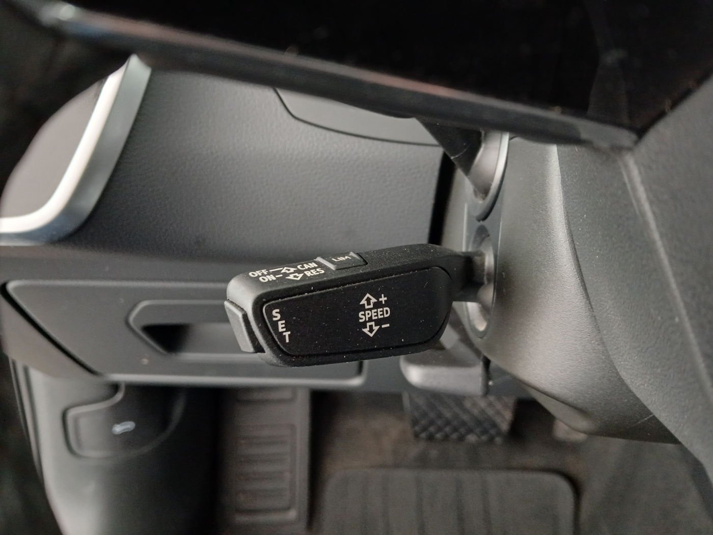 Audi A6 Avant 35 2.0 TDI sport | Bild 14 von 26