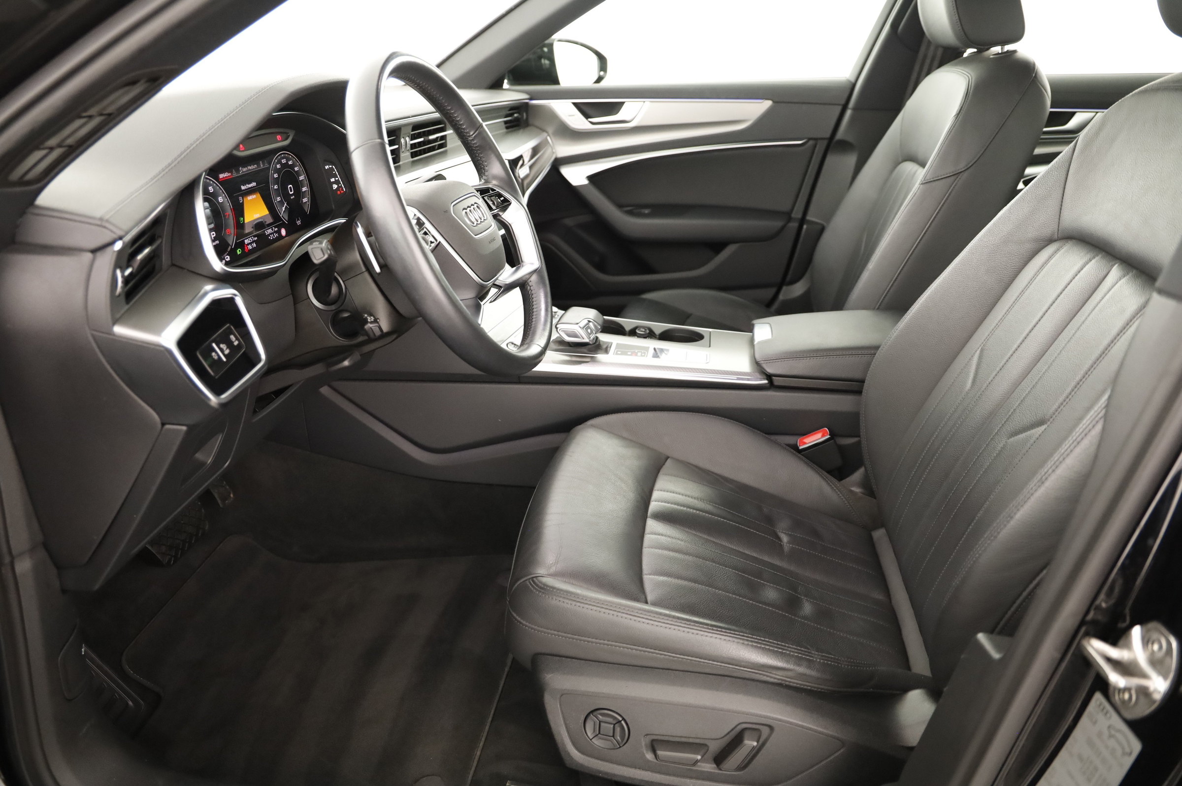 Audi A6 50 2.0 TFSI e quattro design | Bild 16 von 31