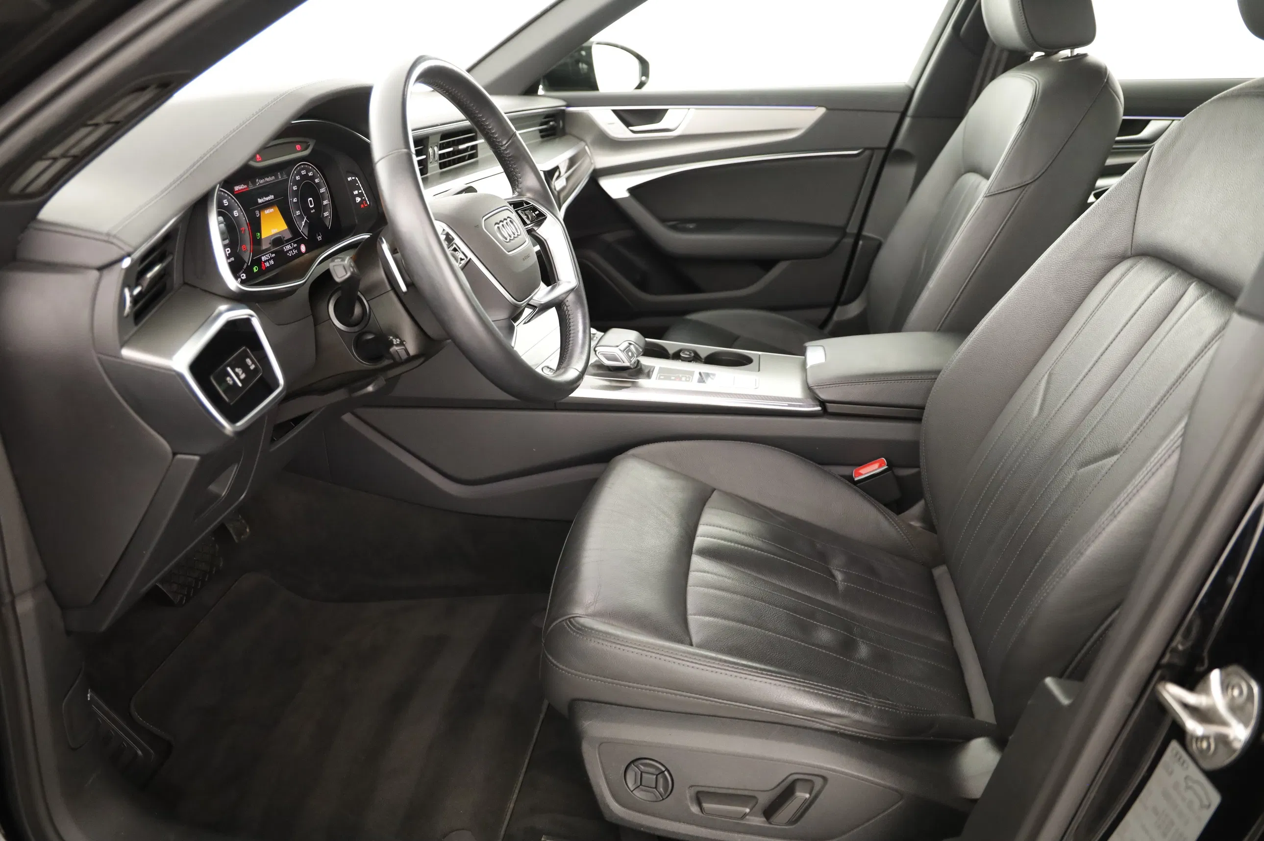 Audi A6 50 2.0 TFSI e quattro design | Bild 16 von 31