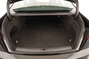 Audi A6 50 2.0 TFSI e quattro design | Thumbnail 29 von 31