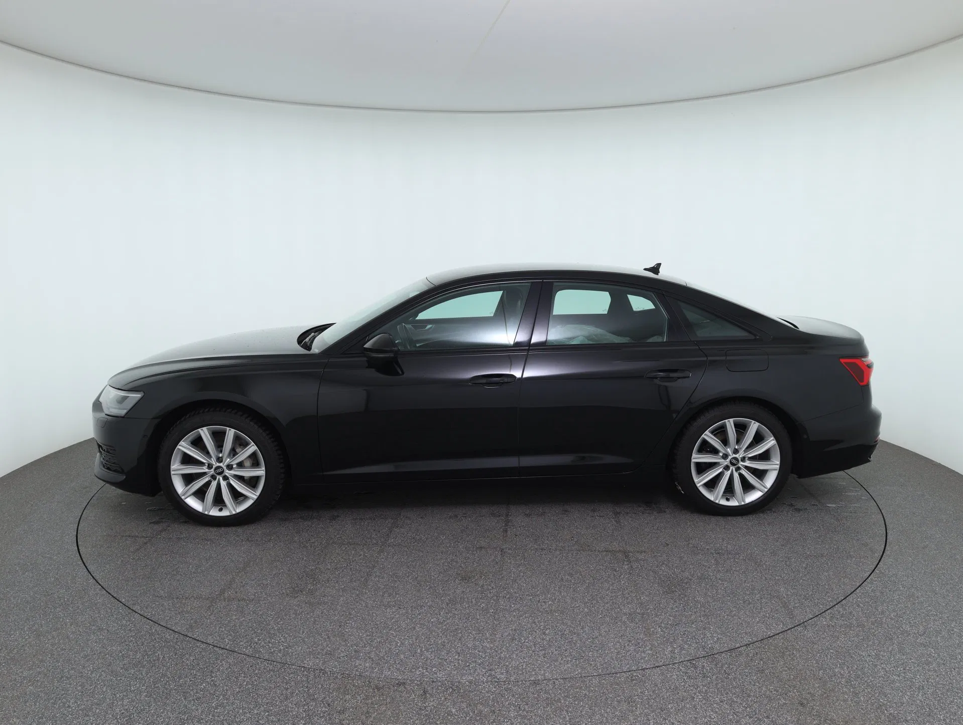 Audi A6 50 2.0 TFSI e quattro design | Bild 9 von 31