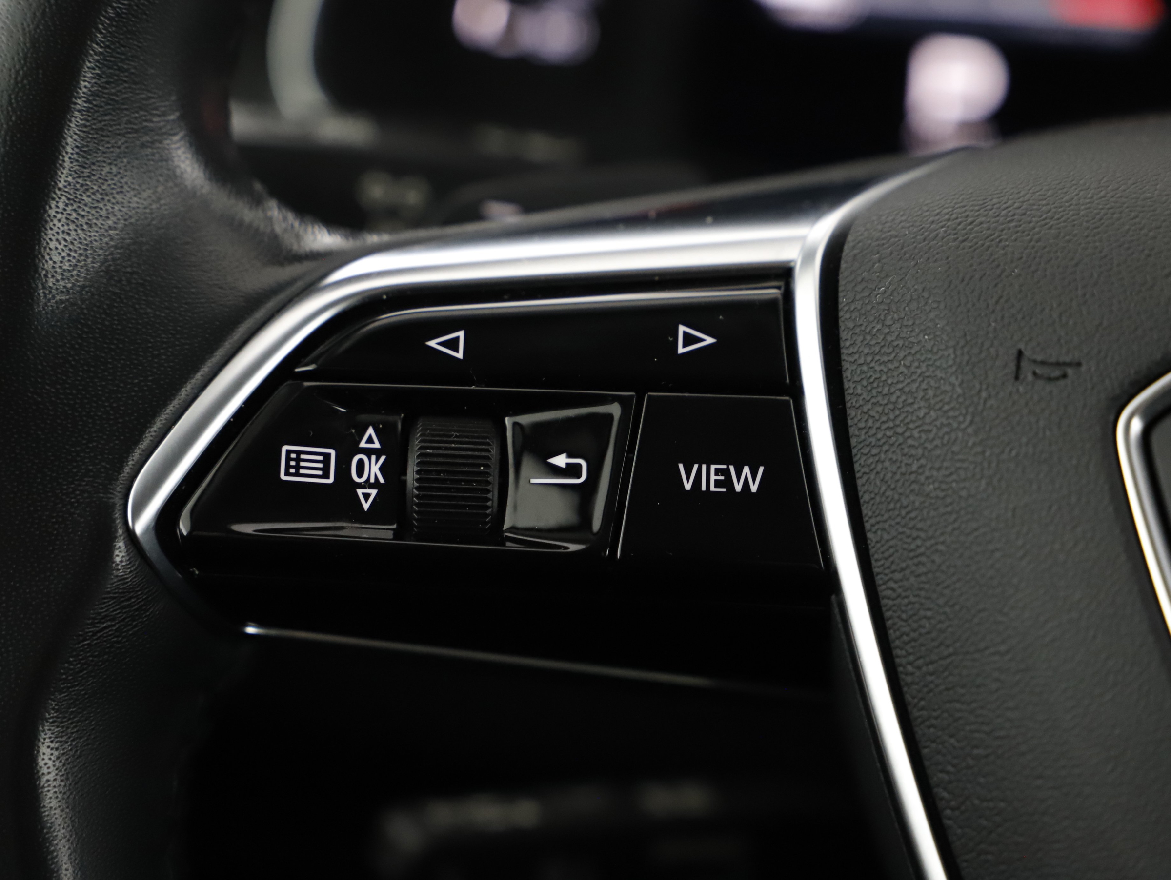 Audi A6 Avant 40 2.0 TDI design | Bild 11 von 23