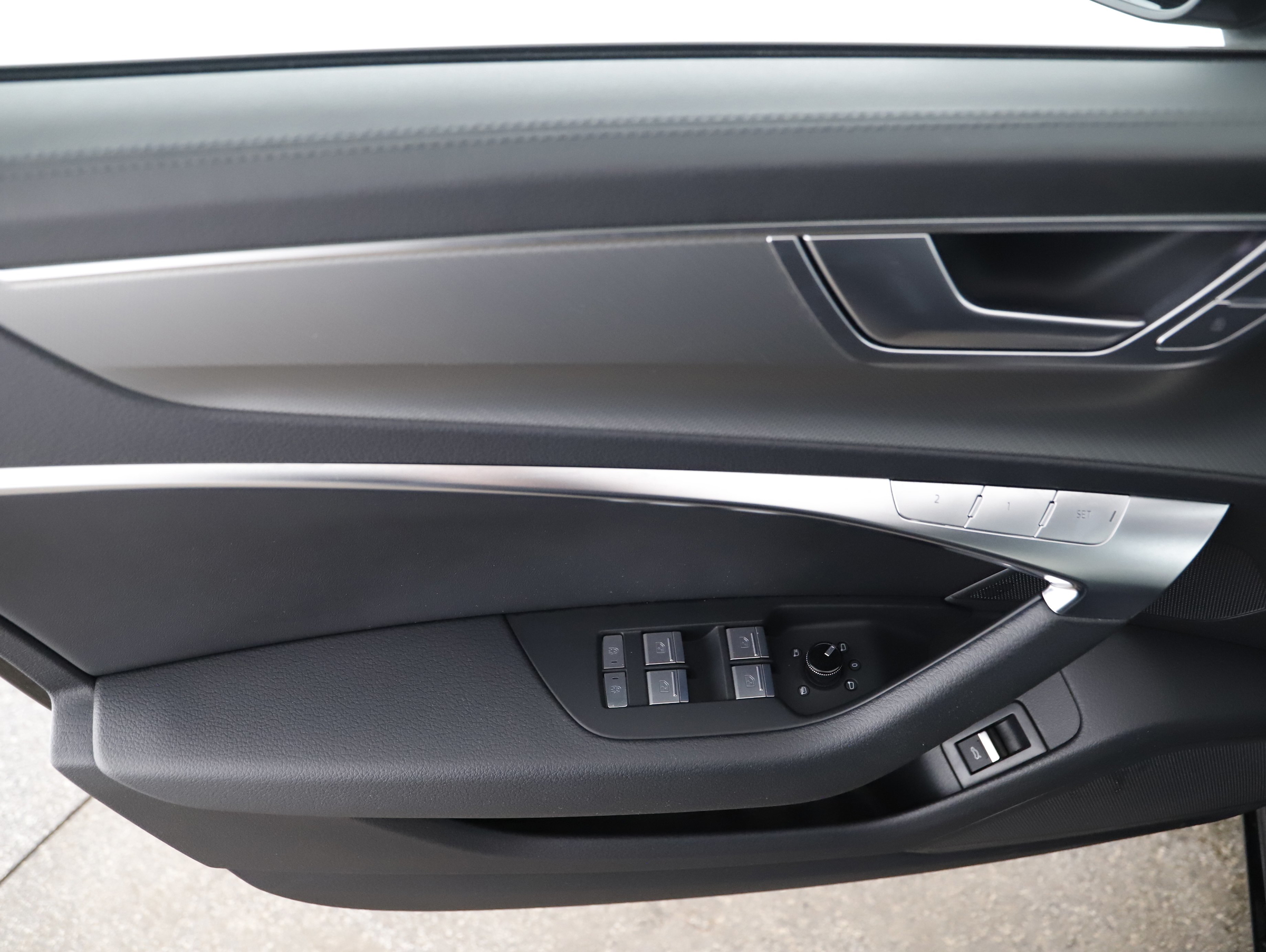 Audi A6 Avant 40 2.0 TDI design | Bild 15 von 23