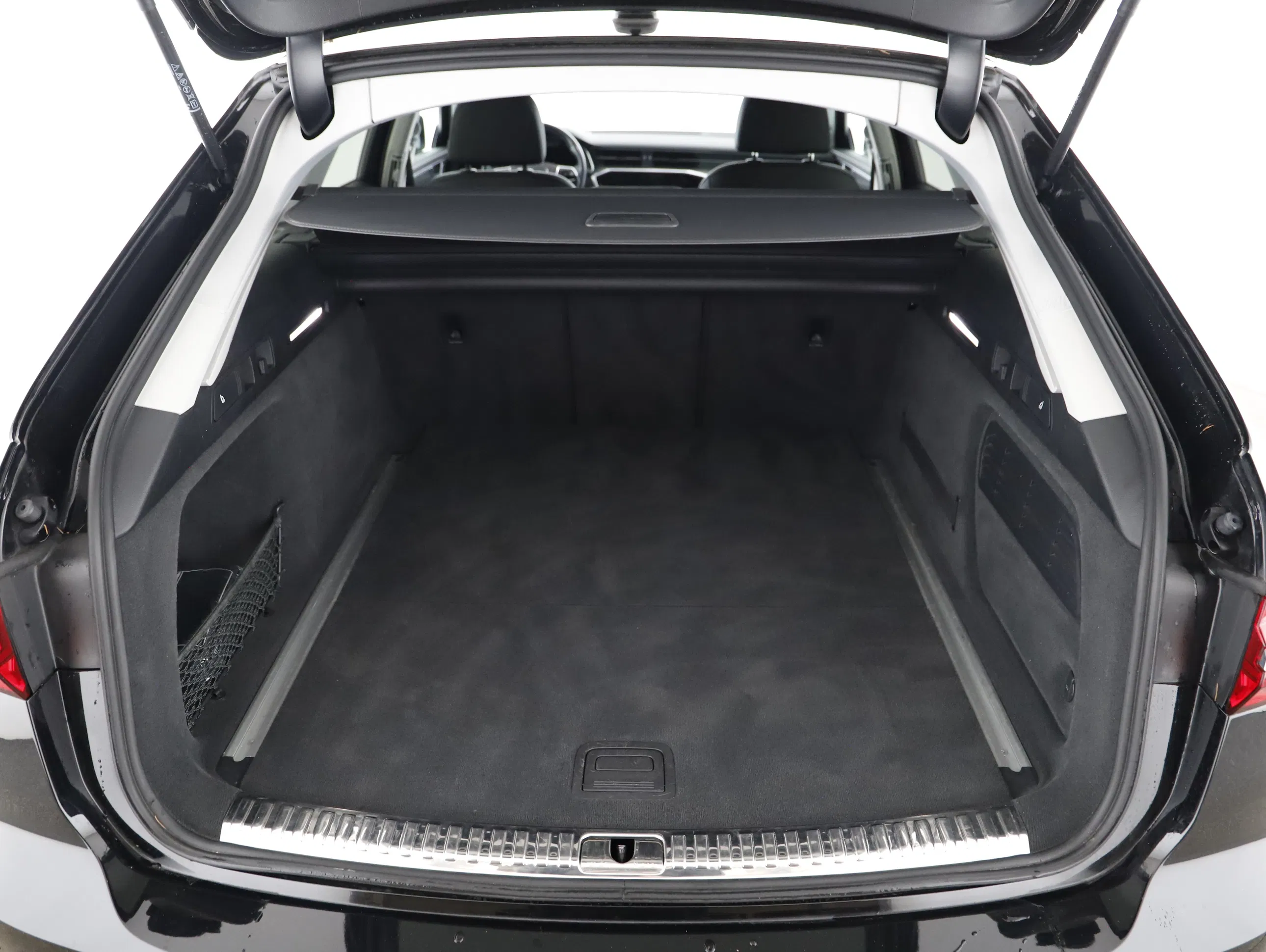 Audi A6 Avant 40 2.0 TDI design | Bild 17 von 23