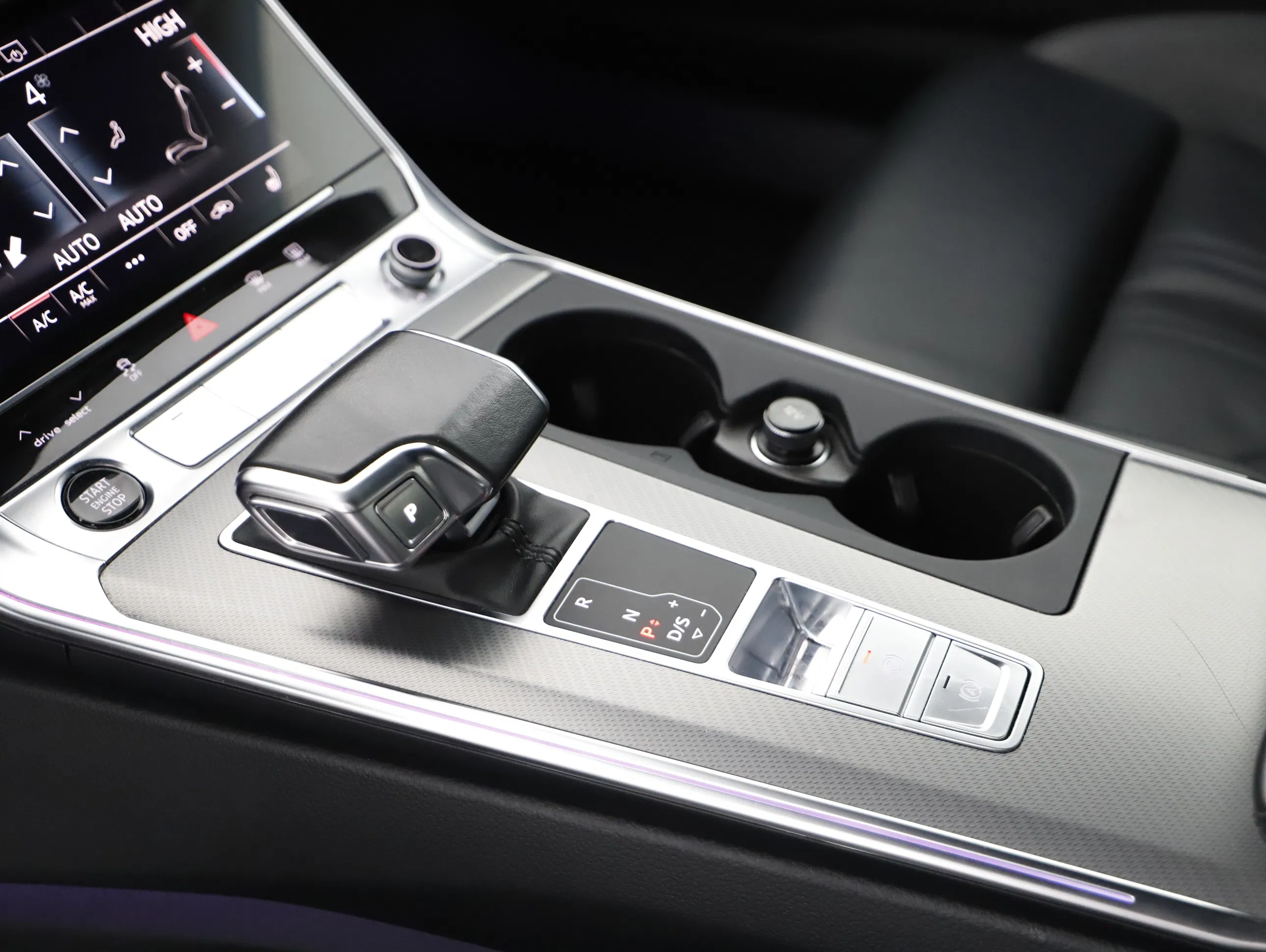 Audi A6 40 2.0 TDI quattro sport | Bild 13 von 27