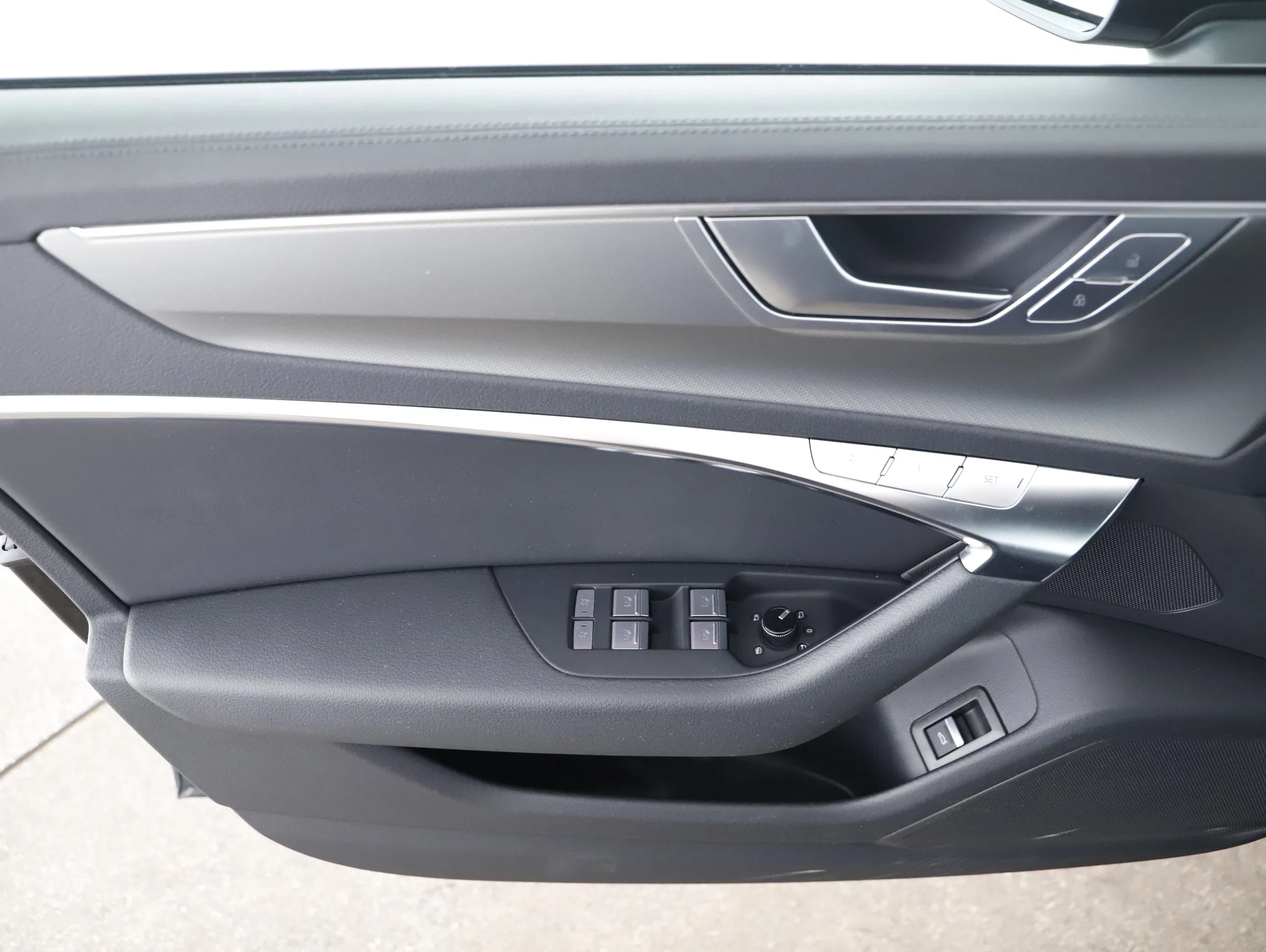 Audi A6 Avant 40 2.0 TDI quattro design | Bild 15 von 23