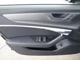 Audi A6 Avant 40 2.0 TDI quattro design | Thumbnail 15 von 23