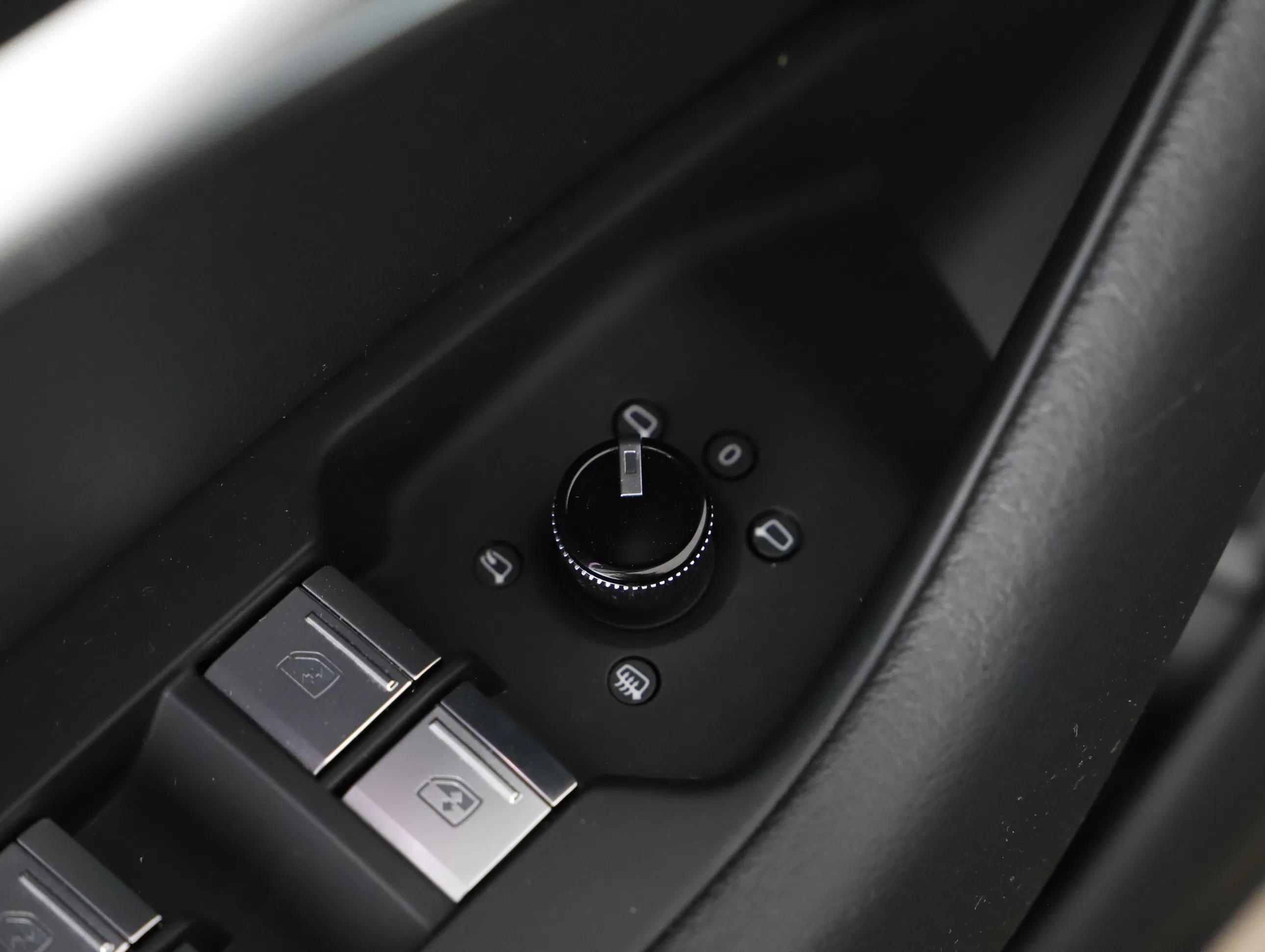 Audi A6 Avant 40 2.0 TDI quattro design | Bild 16 von 23