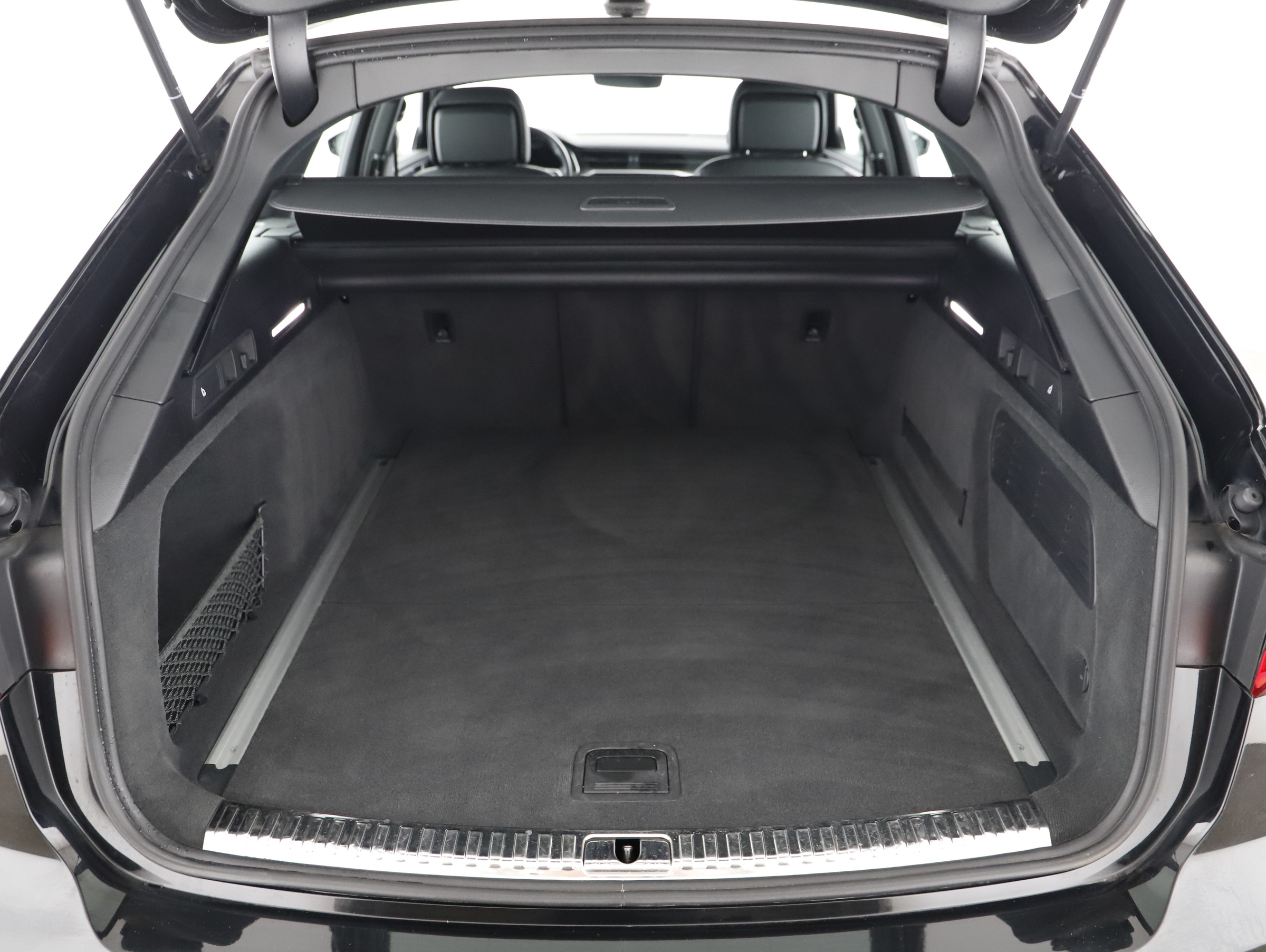 Audi A6 Avant 40 2.0 TDI quattro design | Bild 17 von 23