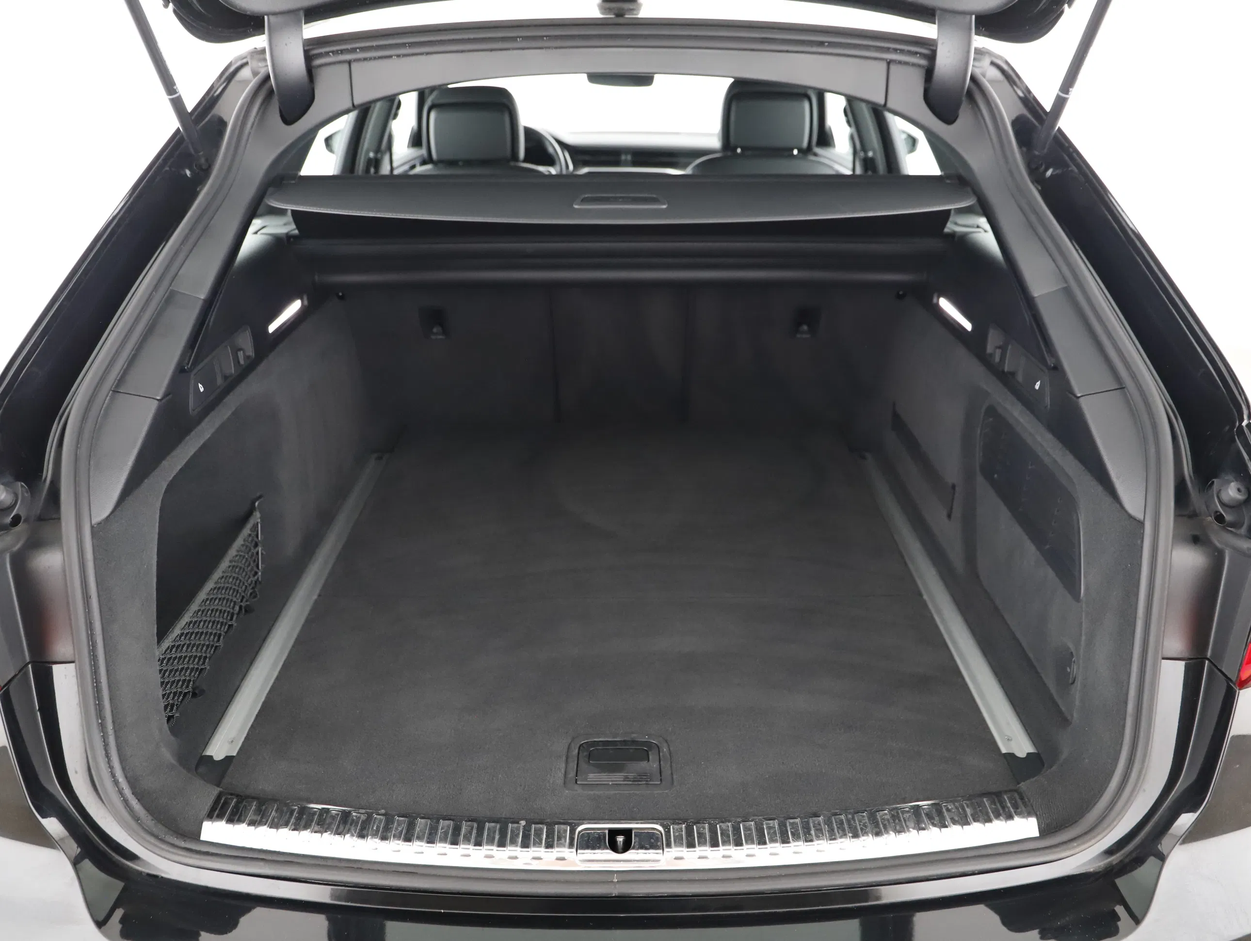 Audi A6 Avant 40 2.0 TDI quattro design | Bild 17 von 23