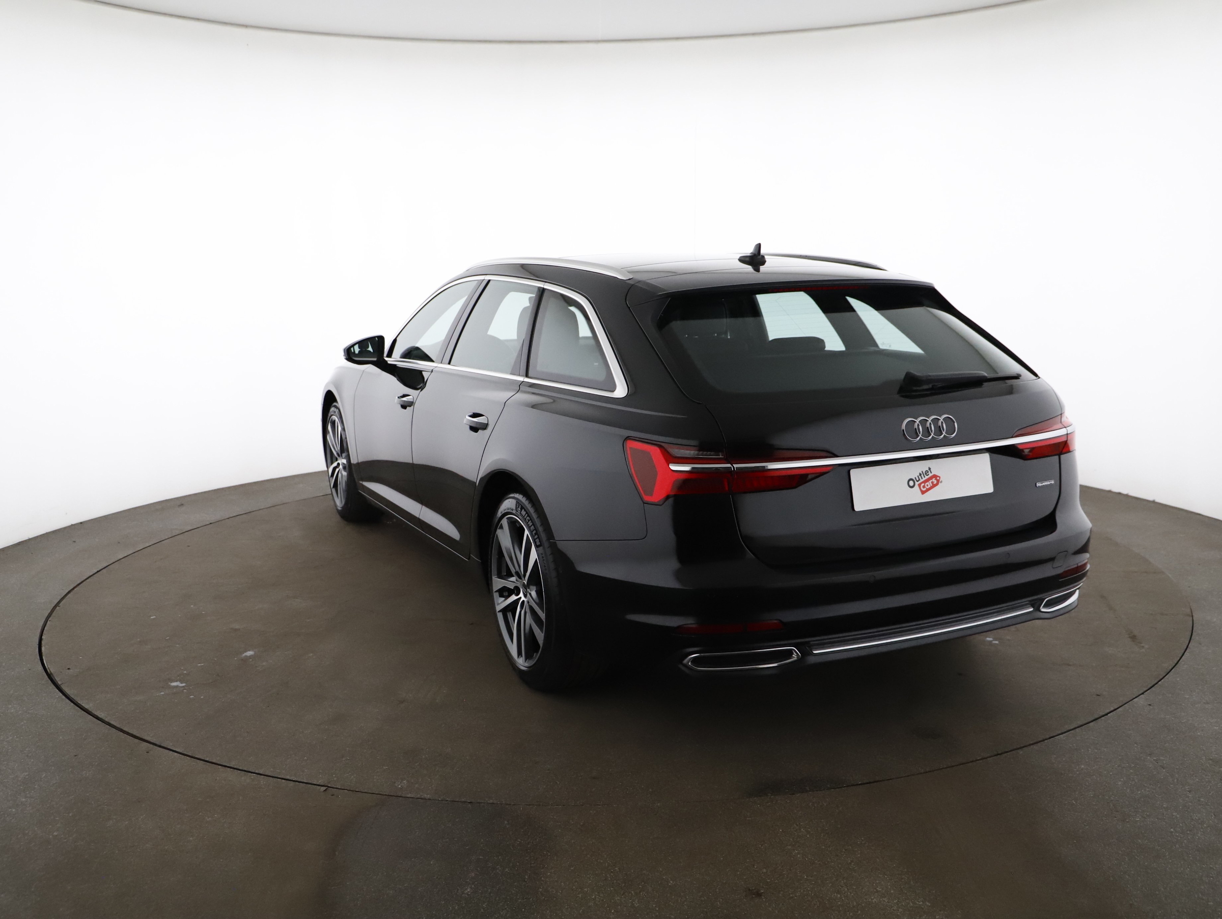 Audi A6 Avant 40 2.0 TDI quattro design | Bild 19 von 23