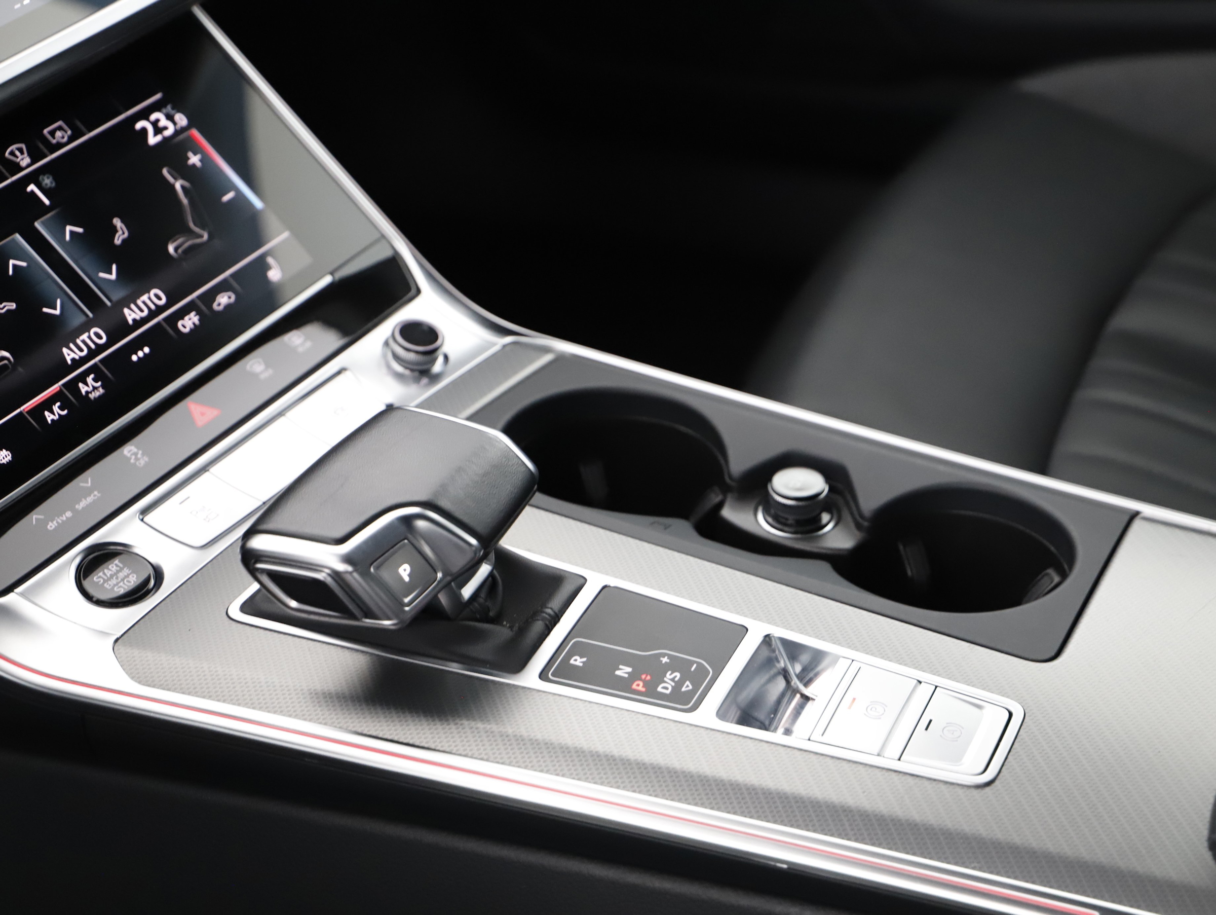 Audi A6 Avant 40 2.0 TDI quattro design | Bild 5 von 23