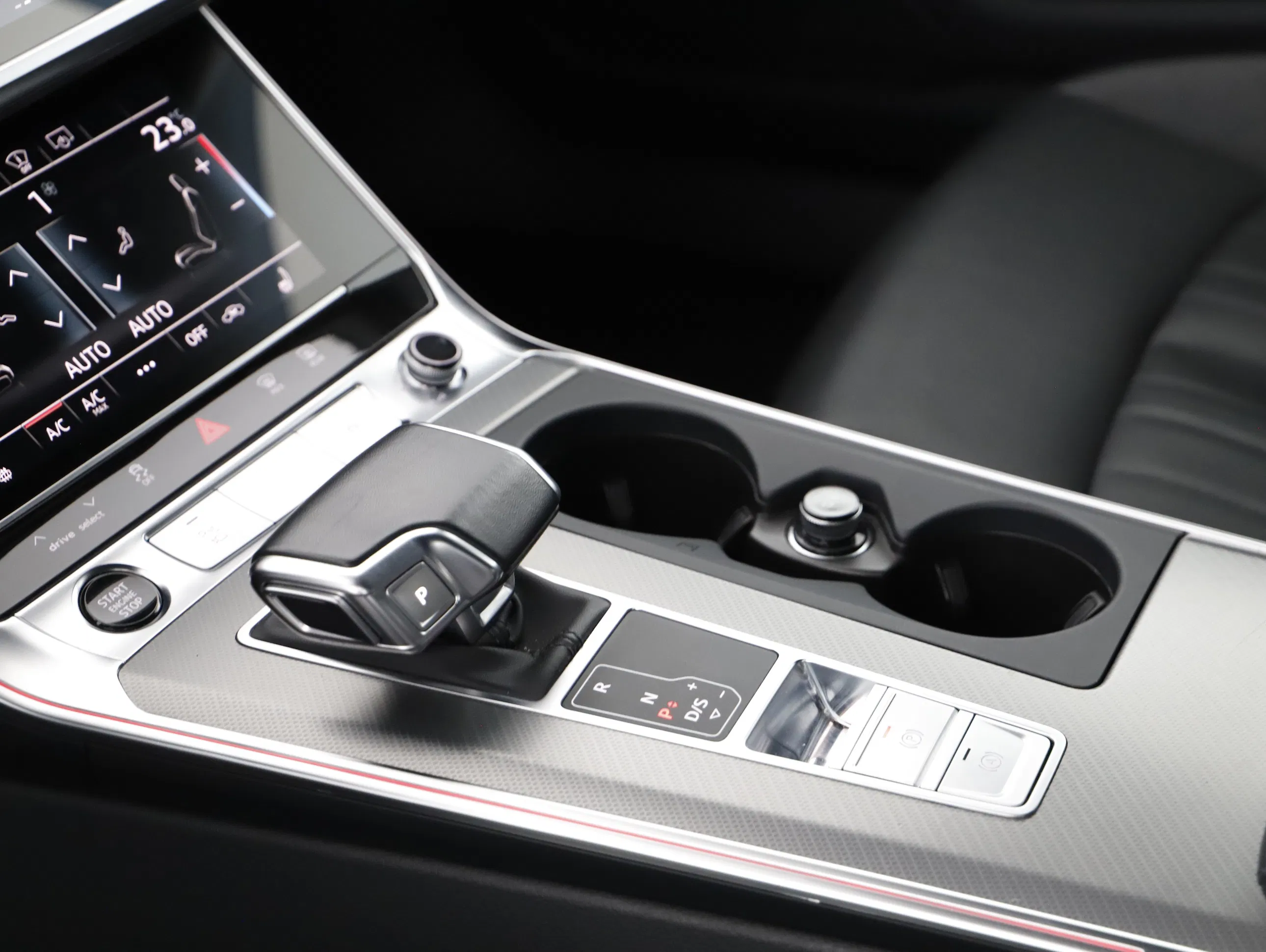 Audi A6 Avant 40 2.0 TDI quattro design | Bild 5 von 23