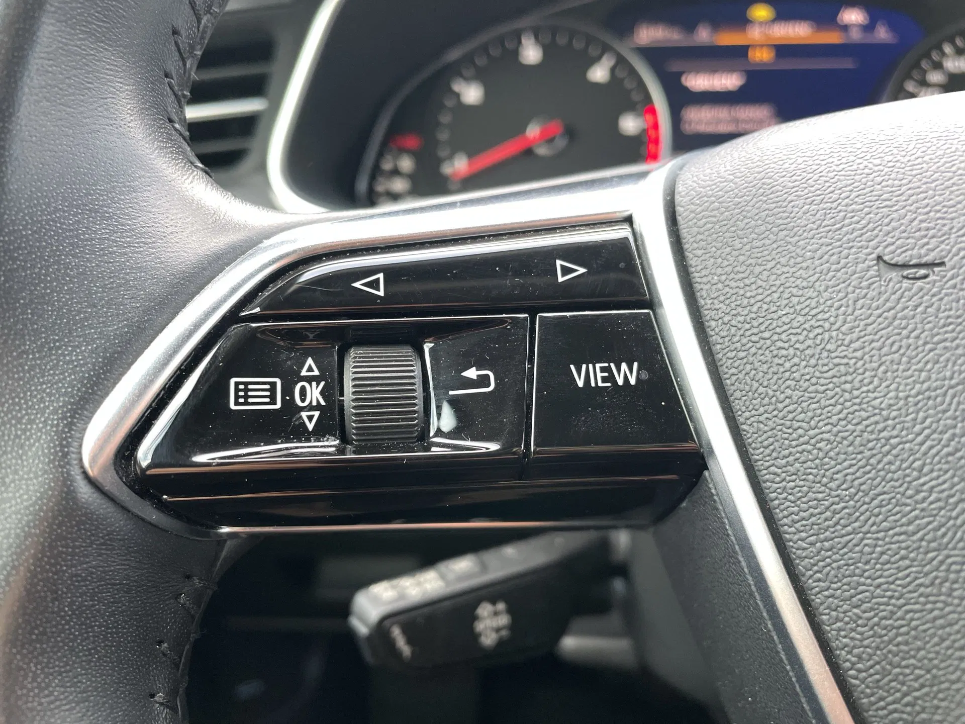 Audi A6 Avant 40 2.0 TDI sport | Bild 14 von 29