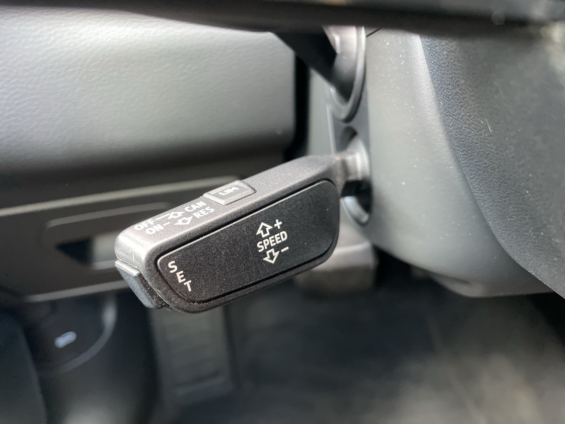 Audi A6 Avant 40 2.0 TDI sport | Bild 16 von 29