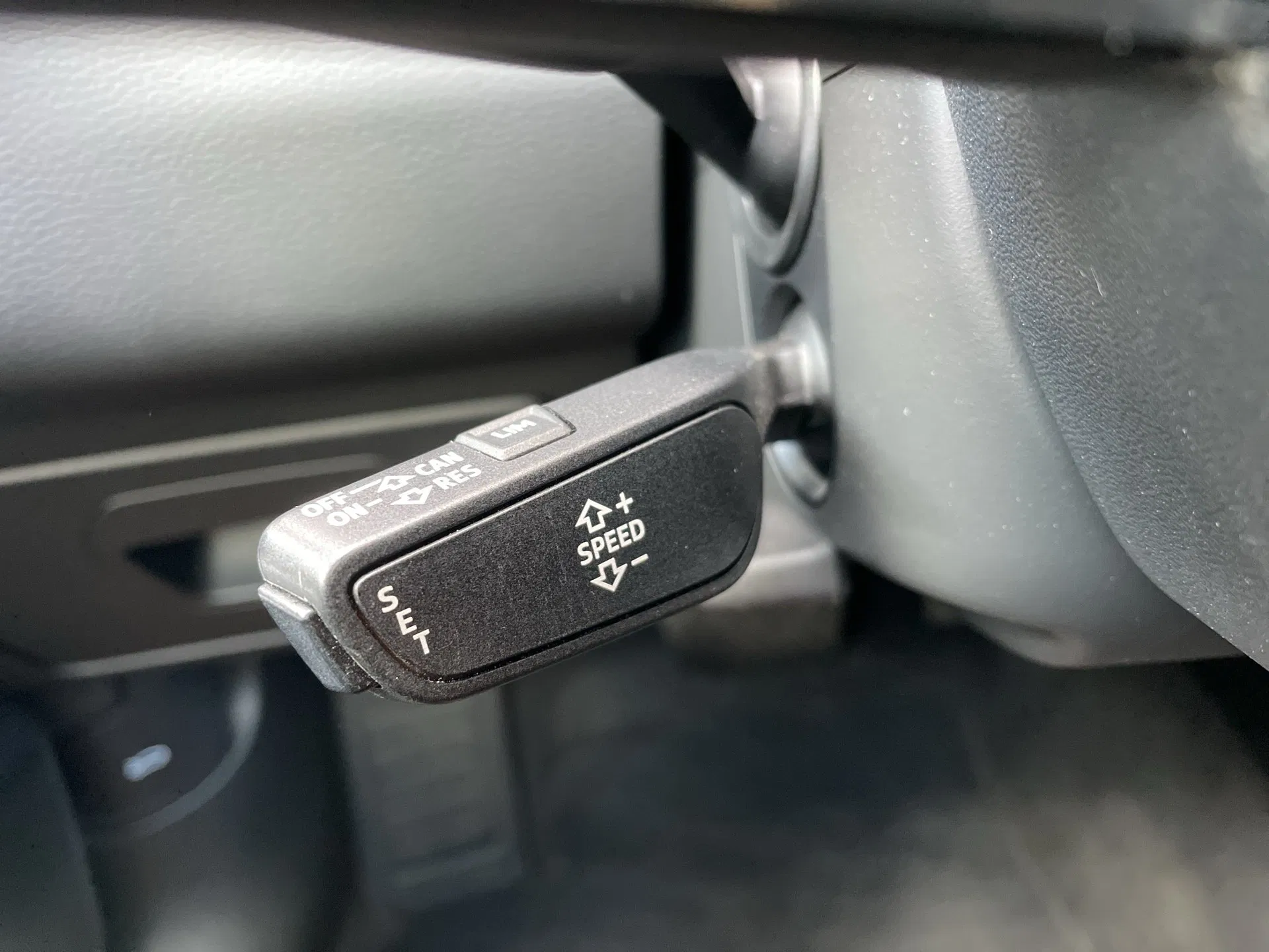 Audi A6 Avant 40 2.0 TDI sport | Bild 16 von 29