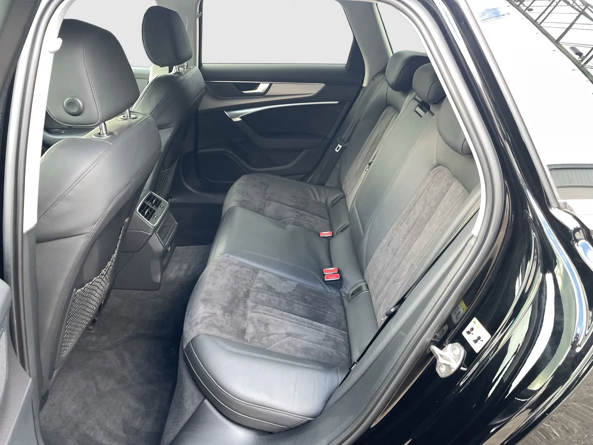 Audi A6 Avant 40 2.0 TDI sport | Bild 23 von 29