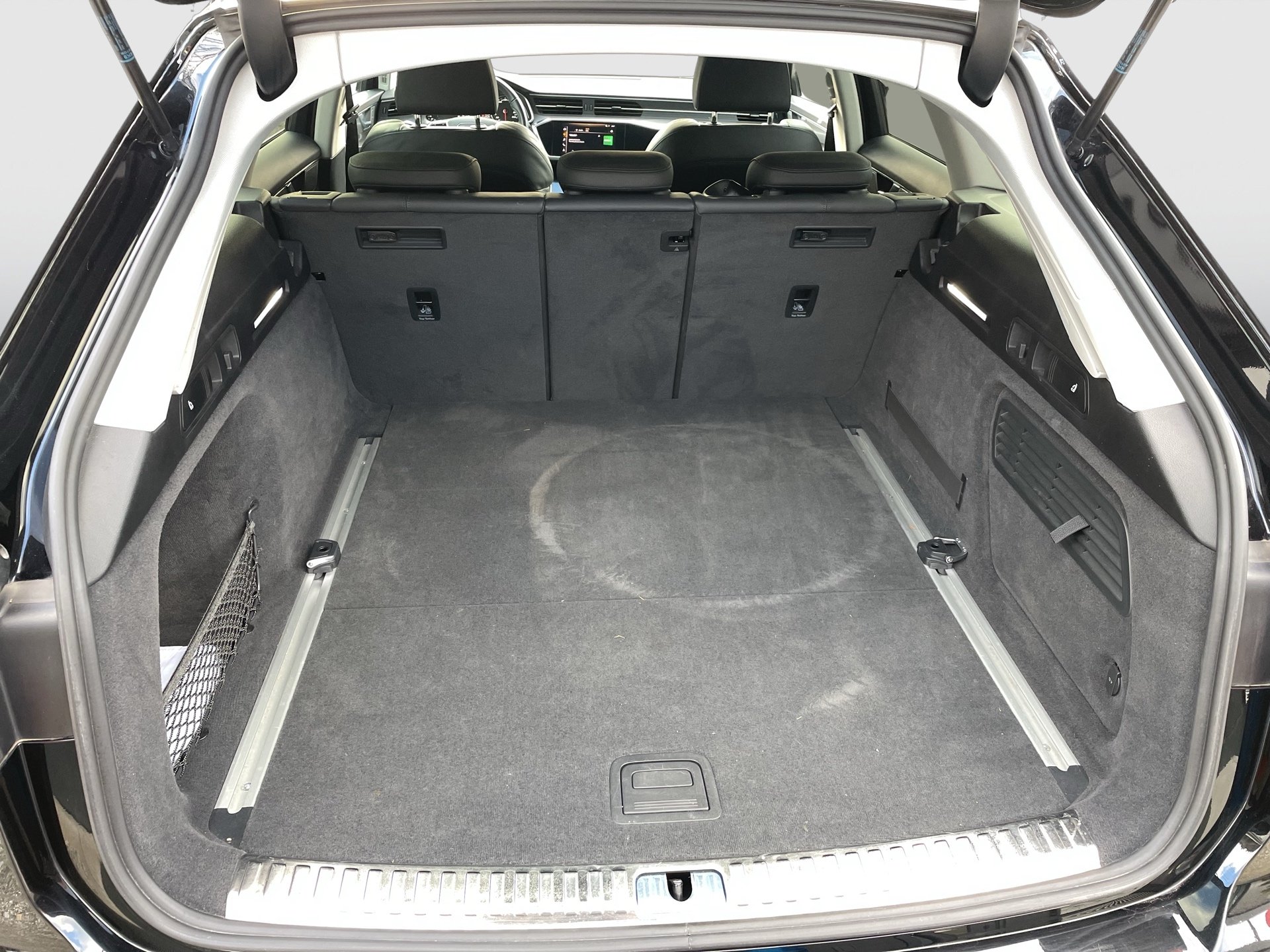 Audi A6 Avant 40 2.0 TDI sport | Bild 26 von 29