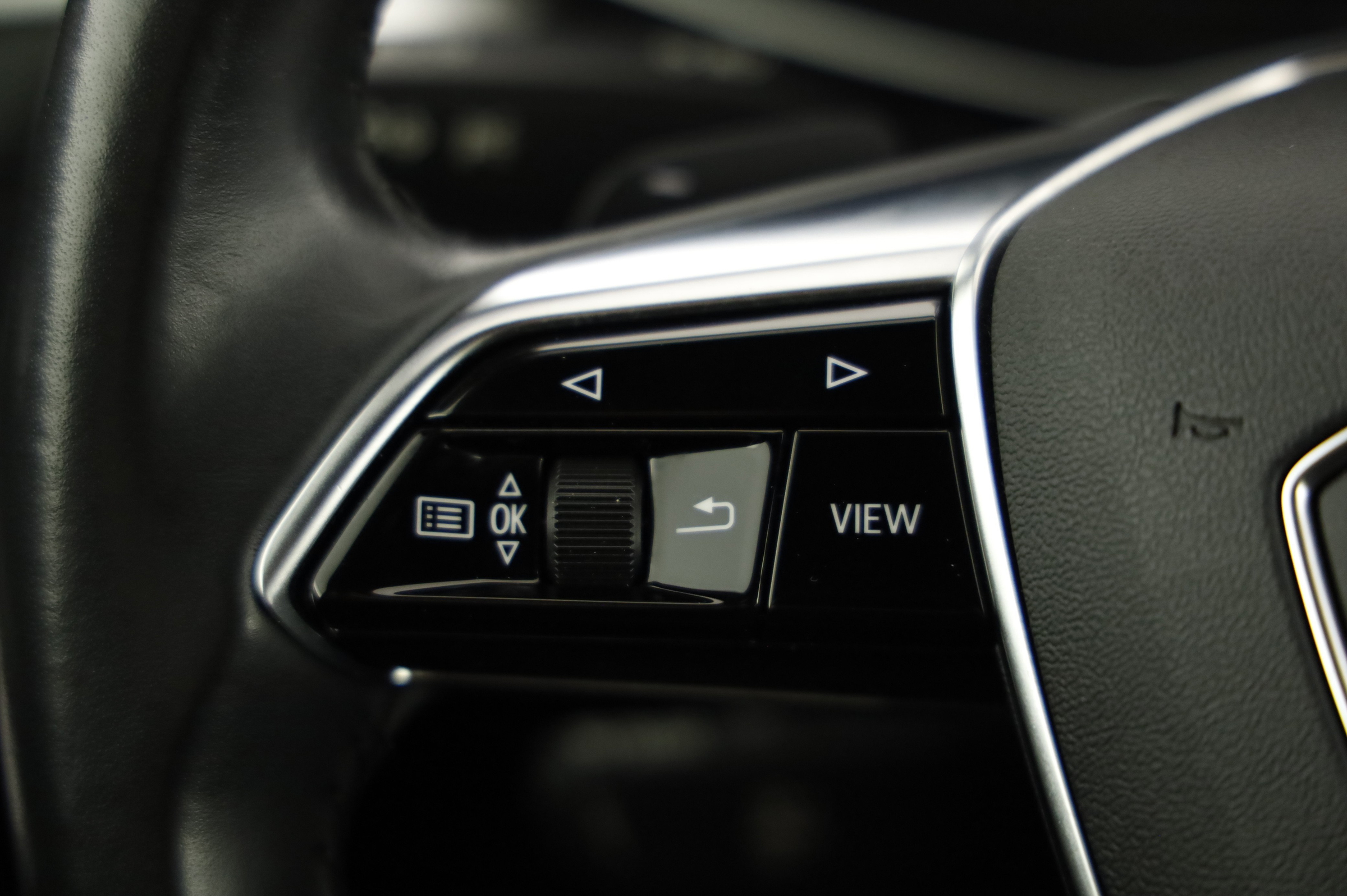 Audi A6 Avant 45 3.0 TDI quattro sport | Bild 12 von 31