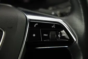 Audi A6 Avant 45 3.0 TDI quattro sport | Thumbnail 14 von 31