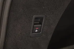 Audi A6 Avant 45 3.0 TDI quattro sport | Thumbnail 23 von 31