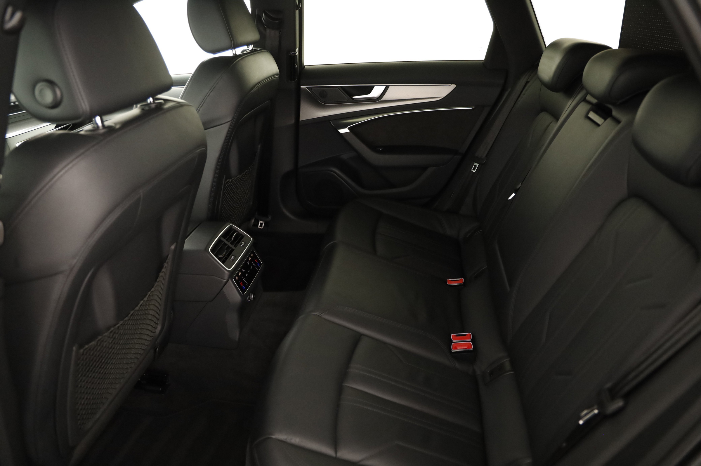 Audi A6 Avant 45 3.0 TDI quattro sport | Bild 28 von 31