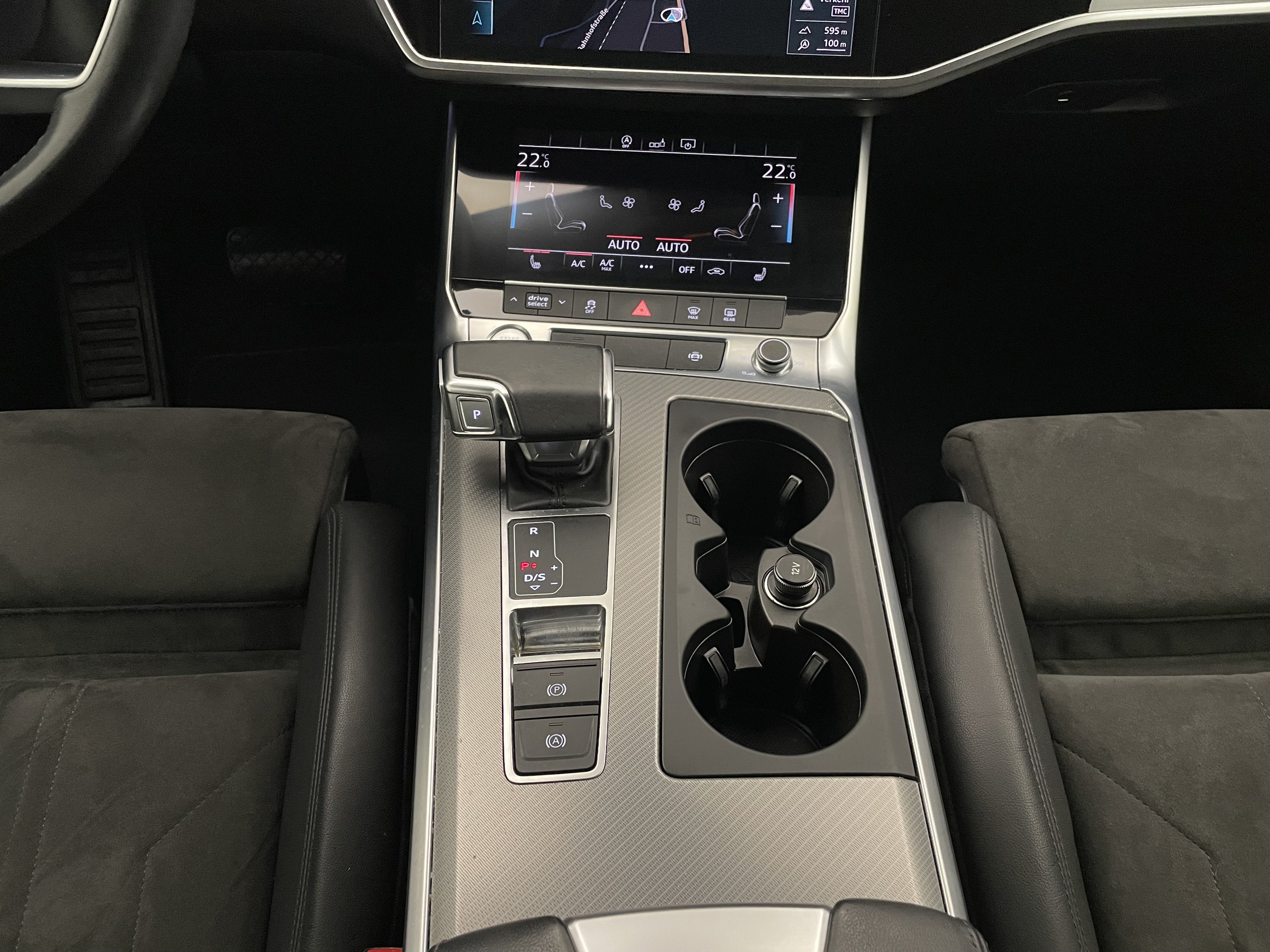 Audi A6 Avant 40 TDI quattro | Bild 22 von 28