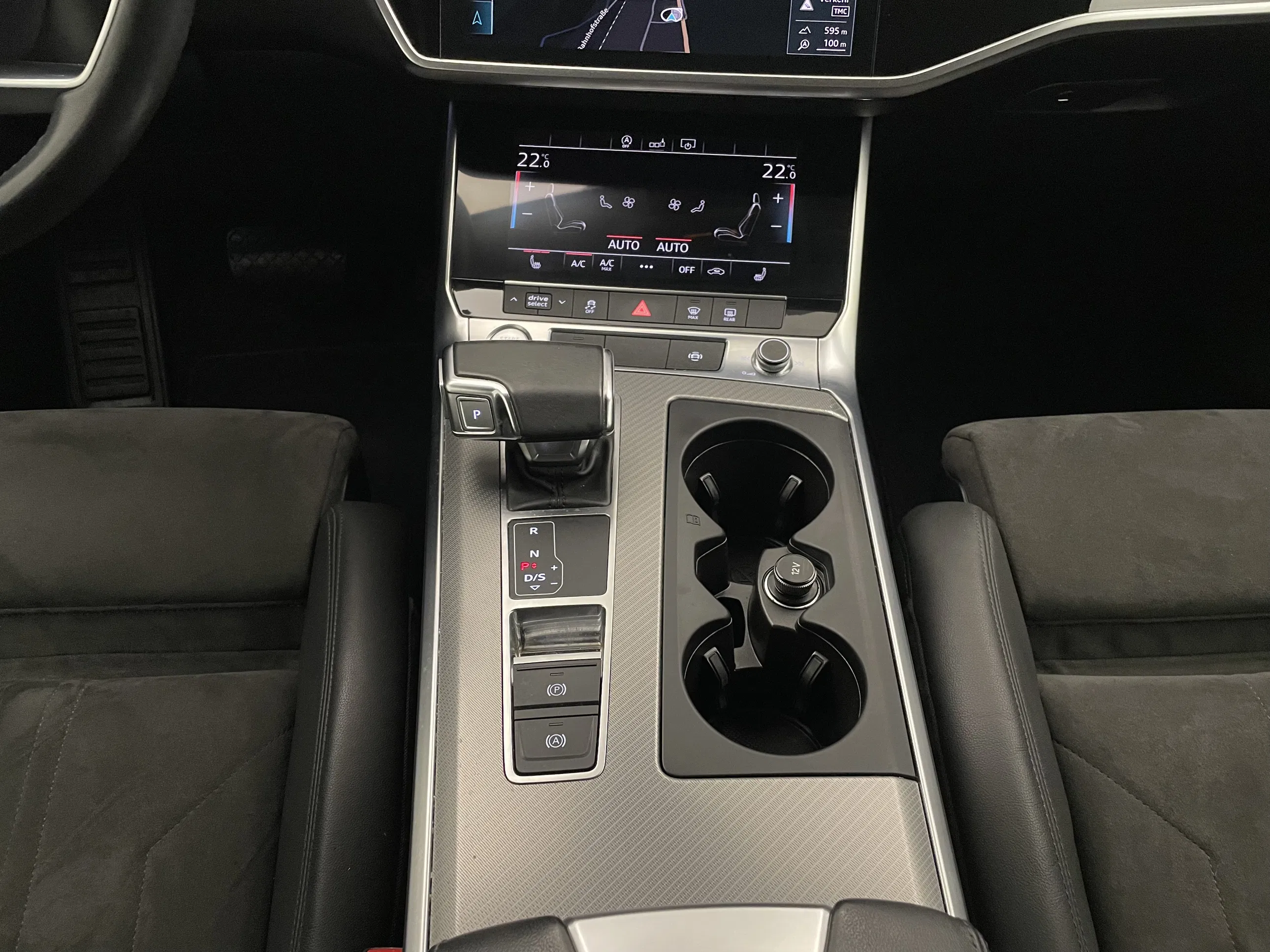 Audi A6 Avant 40 TDI quattro | Bild 22 von 28