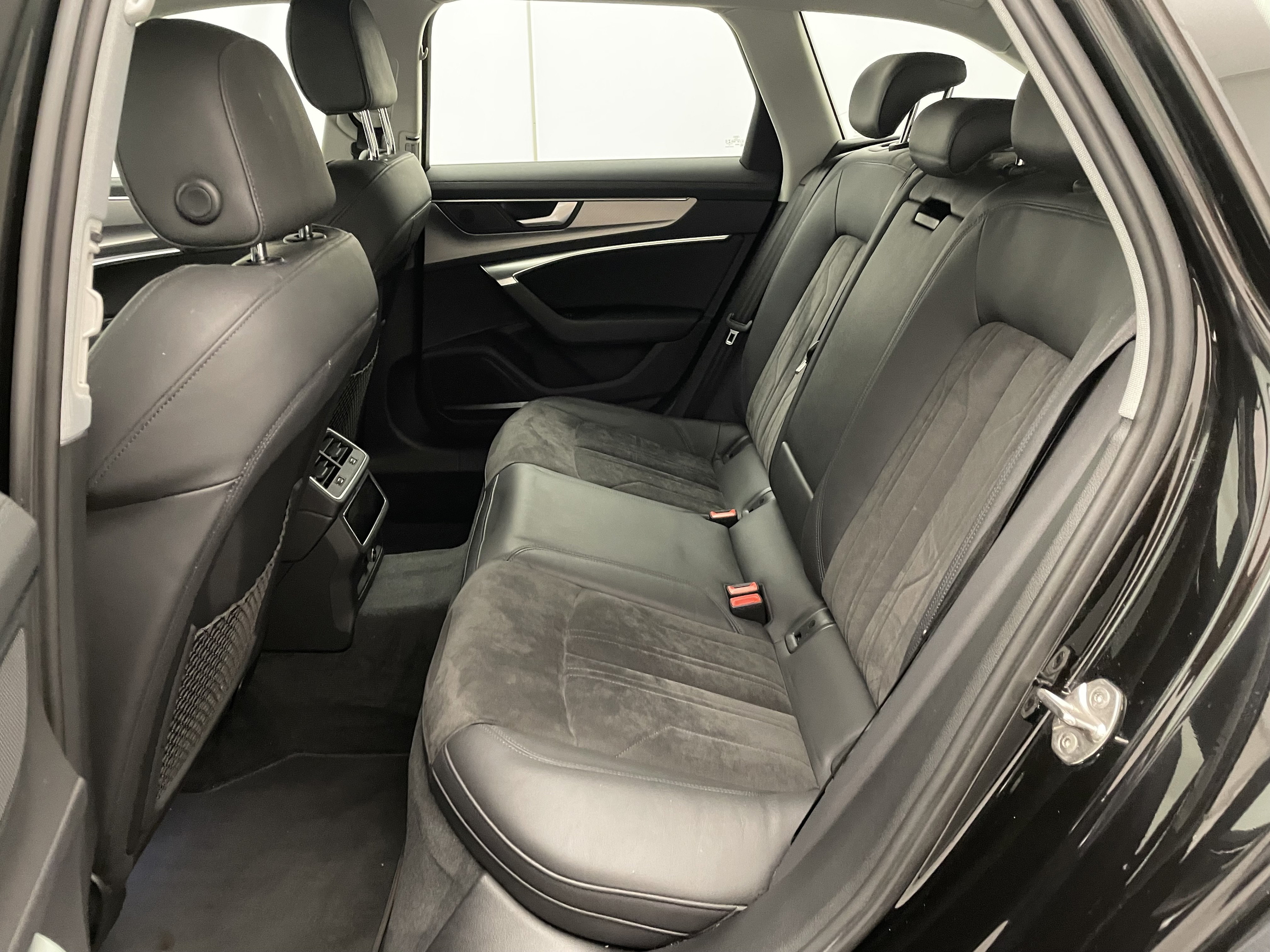 Audi A6 Avant 40 TDI quattro | Bild 23 von 28