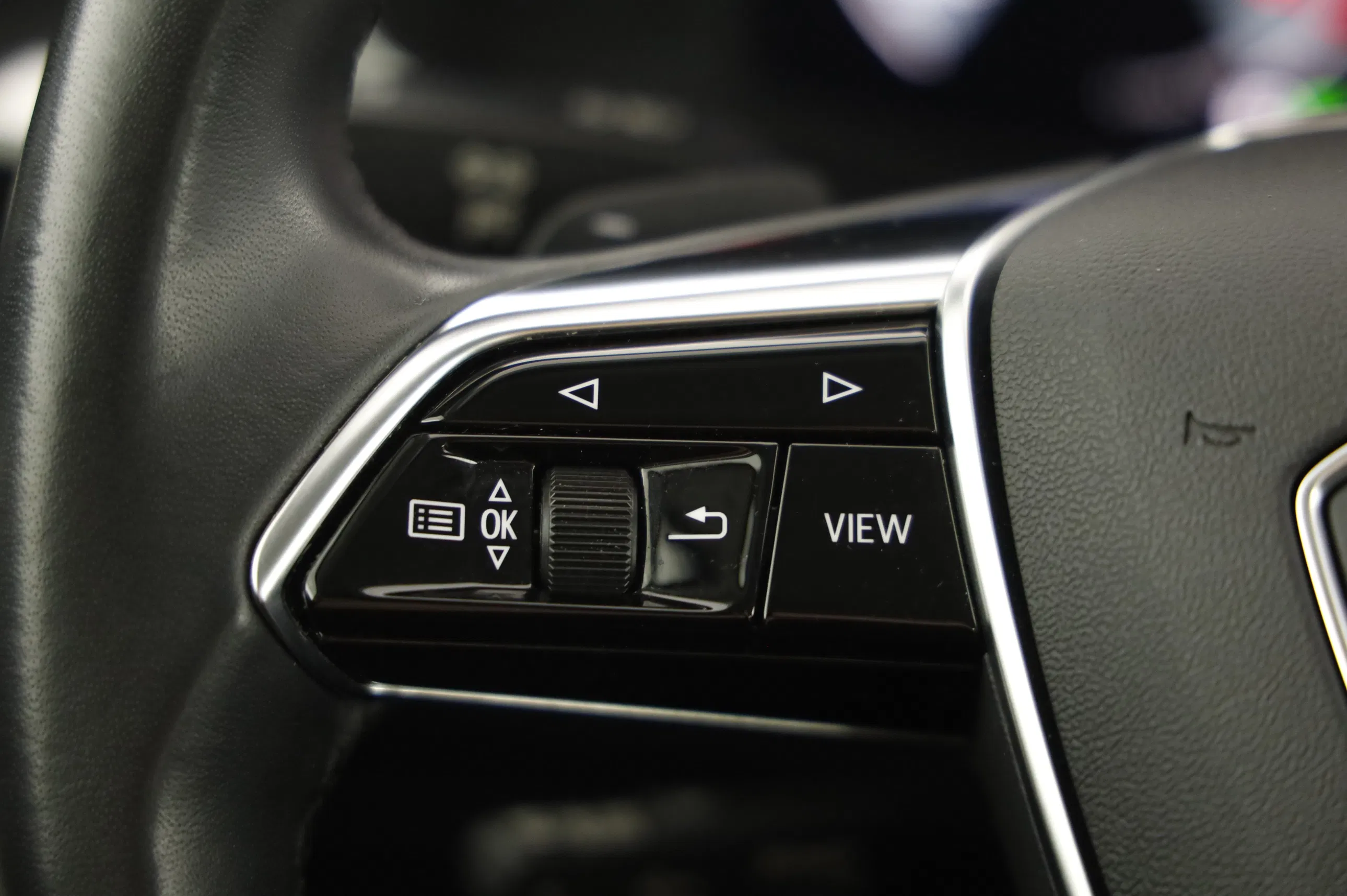 Audi A6 Avant 40 2.0 TDI sport | Bild 13 von 26