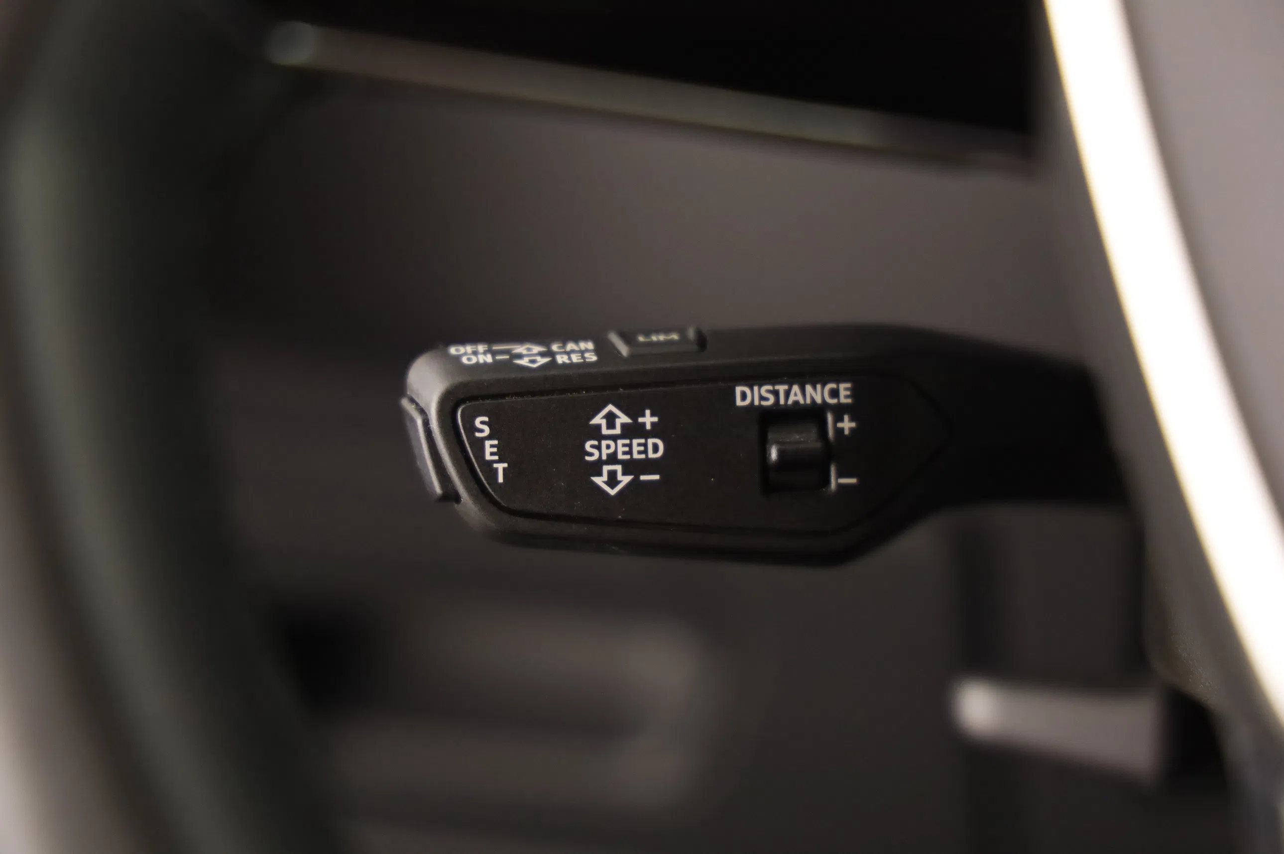 Audi A6 Avant 40 2.0 TDI sport | Bild 15 von 26