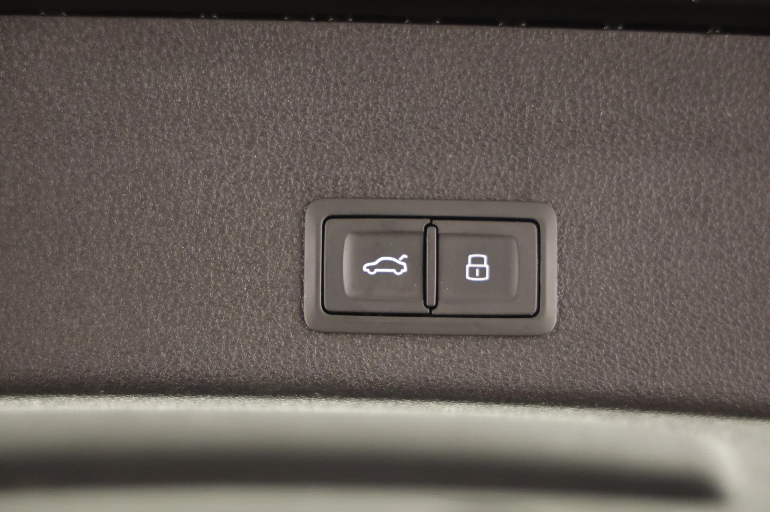 Audi A6 Avant 40 2.0 TDI sport | Bild 23 von 26